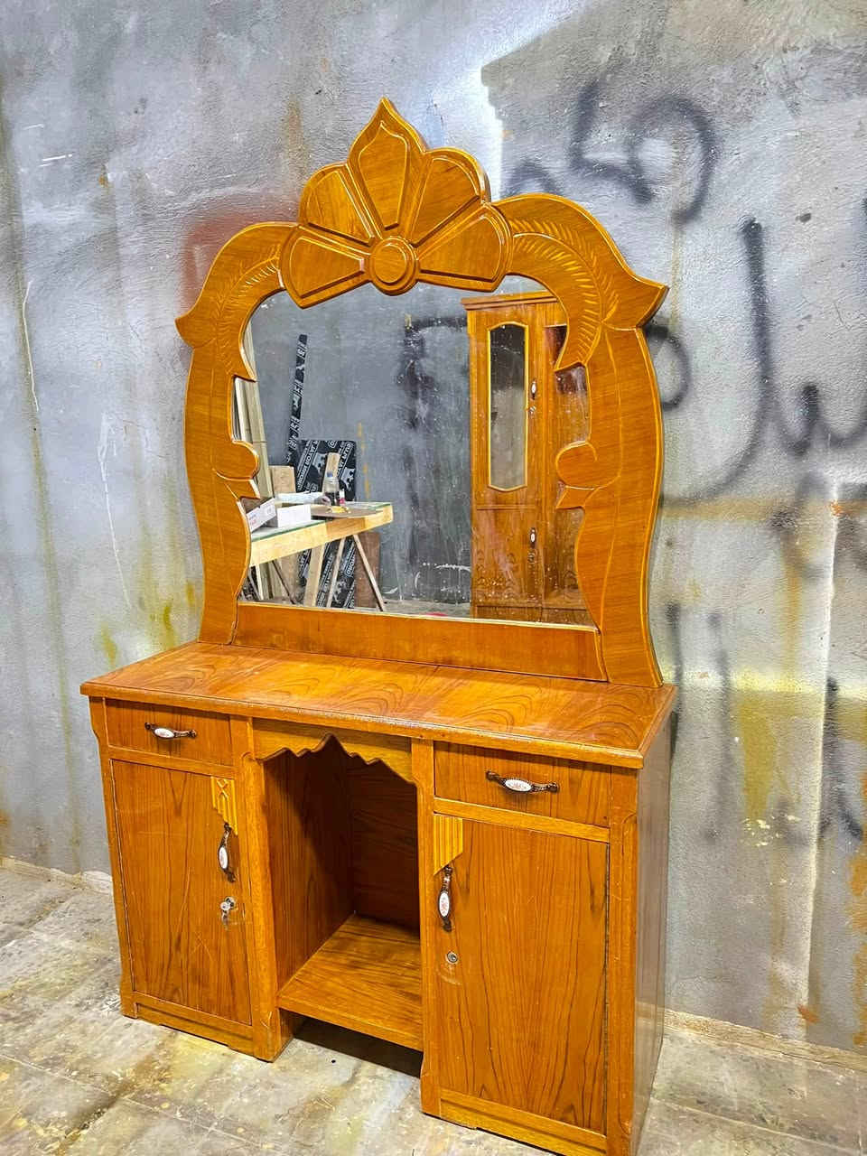 سلام عليكم غرفه ام الاربعه تسكام دنك جاوي الغرفه كلش نضيفه اليريدها ***********
