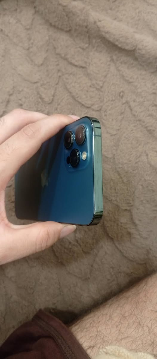 iPhone 12 Pro Max
 

 السعة: 256G

 وجهاز نظيف جدا جدا 

 مامبدل أي قطعة، والجهاز بحالة ممتازة وجاهز لأي فحص.

المكان بغداد 
الدوره 
***********
السعر 450 وبي مجال
