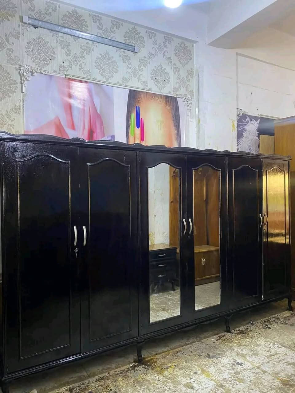 غرفه 6 باب صاج داخل وخارج ضهر جرجوبه شغل درجه اولى مستعمل موديل دنك رجل جعب غزال بغداد الأمين الثانية ***********
