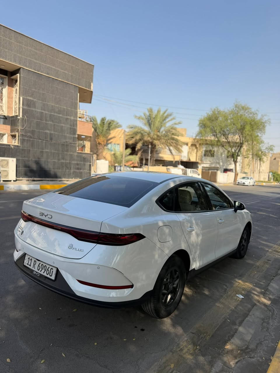 السلام عليكم
بي واي دي كن بلاص byd qin plus 2025

مواصفات معروفة 

داخل ابيض المرغوب

ماشية 4 الف كيلومتر

سياره جديده بمعنه الكلمه بيها طخه ب حافة البنيد وبيها شخط بل دعاميه الخلفيه فقط باقي السياره مكفوله

مكان السياره بغداد

للتواصل ***********
