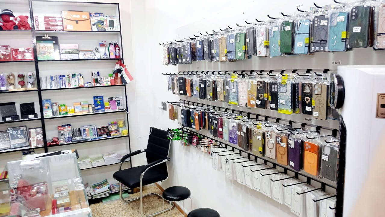 السلام عليكم متوفر مكتبة كاملة للبيع عنوان كركوك بسعر مناسب جدا التفاصيل على واتساب او رقم ***********
