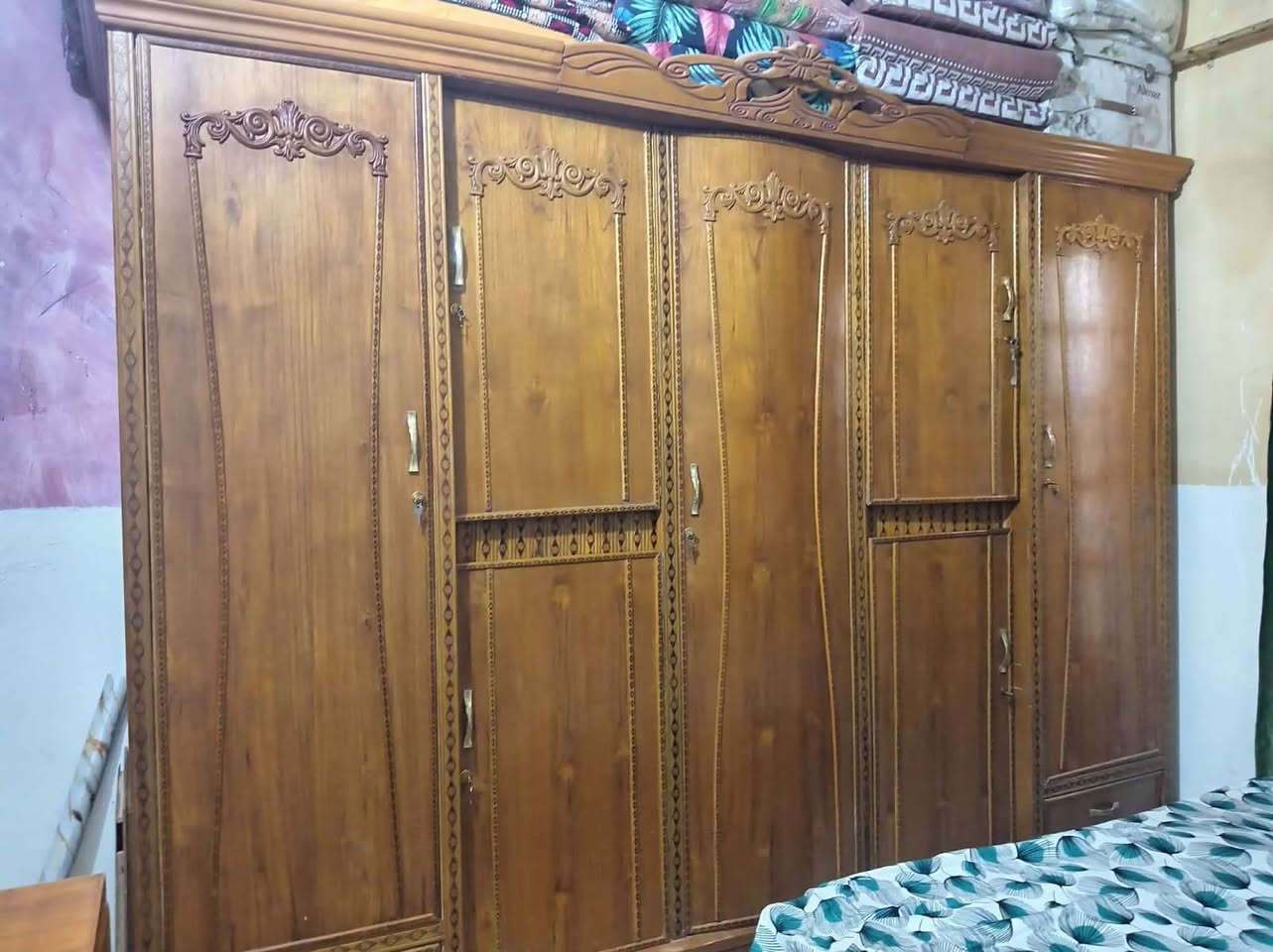 السلام عليكم غرفه نضيفه للبيع مستعمله السعر 750 مكاني كربلاء رقم الاتصال ***********
