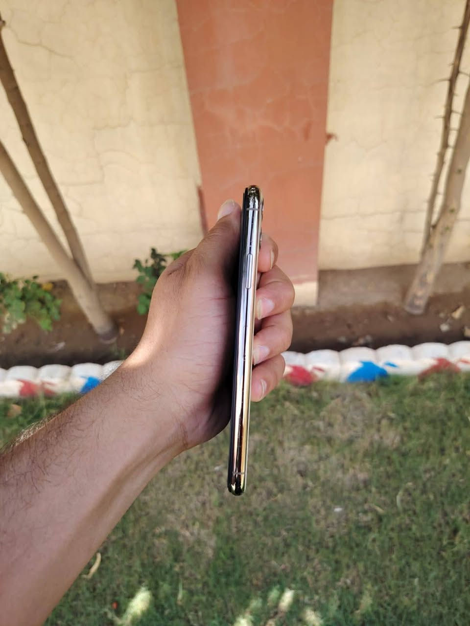 11 برو ماكس مبدل شاشه وفيس ايدي متوقف بطاريه 75 ذاكره 256 جهاز كله شقال كامره سماعه اتصال 
السعر 190 جماعه 160 لا طبون 
الرقم ***********

نص مكتوب في الصور:
- 9:34
- حالة البطارية والشحن
- رسالة مهمة حول البطارية
- حالة بطاريتك متدنية جدًا. يمكن أن يبدل أحد
- مزودي خدمة Apple المعتممدين البطارية
- لاستعادة الأداء والطاقة القصويين.
- العثور على خيارات الخدمة...
- الحد الأقصى للقدرة 75%
- هذا قياس لقدرة البطارية مقارنة بقدرتها عندما كانت
- جديدة. قد تتسبب القدرة المنخفضة بتقليل ساعات
- الاستخدام بين عملية الشحن والأخرى.
- أقصى قدرة للأداء
- ستساعد الأنظمة المضمنة في النظام والمكونات في
- تخفيف آثار الأداء التي قد تلاحظها أثناء التقدم الكيميائي
- في عمر بطارية iPhone.
- شحن البطارية المحسن
- للحد من استنزاف عمر البطارية، يتعلم الـ iPhone من
- عادات الشحن اليومية، بحيث ينتظر ولا يتجاوز 80%
- حتى يحين موعد حاجتك إلى استخدامه.