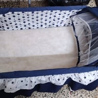 هذني كلهن نظيفات وبعده اخت الجديده والله وهاي الي بلجيس حمالة طفل جديد...