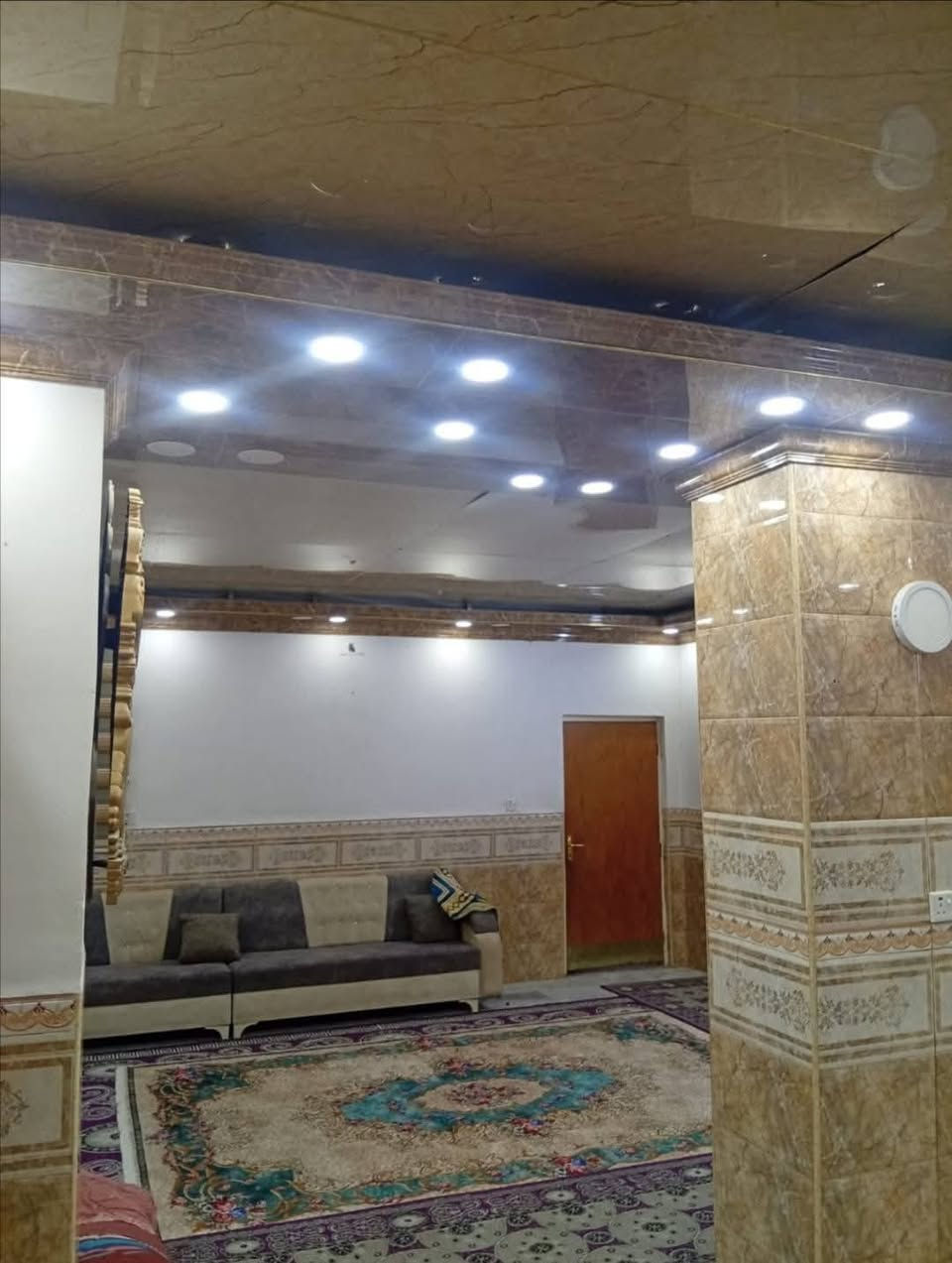 للبيع بيت ٢٠٠متر في حي النداء خلف شارع جامعة الكفيل طابقين كونكريت مسلح يحتوي على ستة غرف نوم واستقبال وصالتين ومطبخ وحمام عدد ٣ السعر ١٦٥مليون وبي مجال للشراي للإستفسار مراجعة مكتب ابو علي التميمي للعقار في حي الوفاء بداية شارع المركز القديم أو الإتصال على الأرقام التاليه ***********
***********
***********
