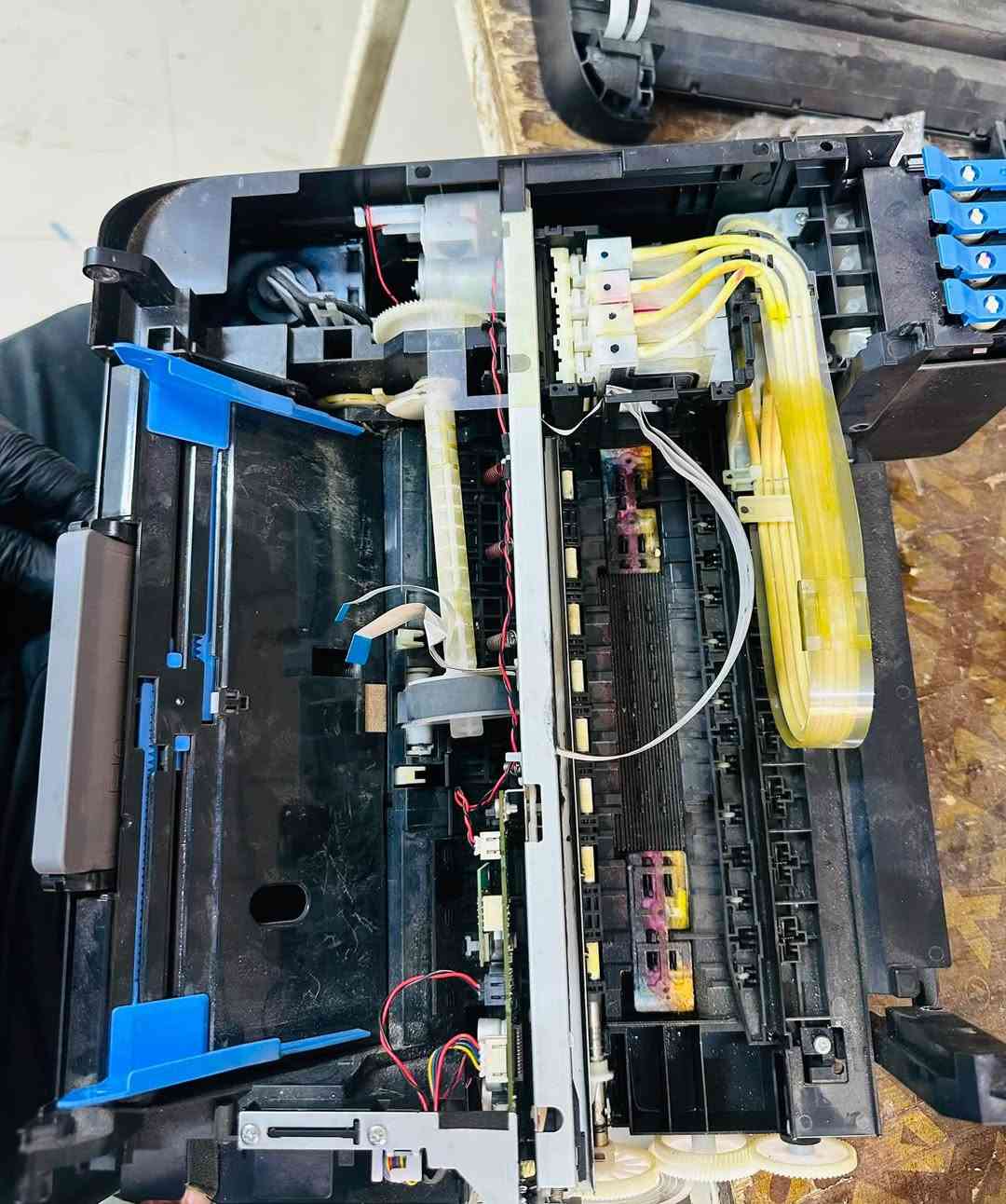 🖨️ يتوفر لدينا تصليح جميع أنواع الطابعات 🛠

✅ برمجة الطابعات 
✅ صيانة الطابعات 
‏✅ تصليح اي خلل بالطابعة 

📍ورشة المهندس للإلكترونيات 
العنوان: الجدعة مجاور ماركت القاسم

للاستفسار 
*********** 
***********
***********
