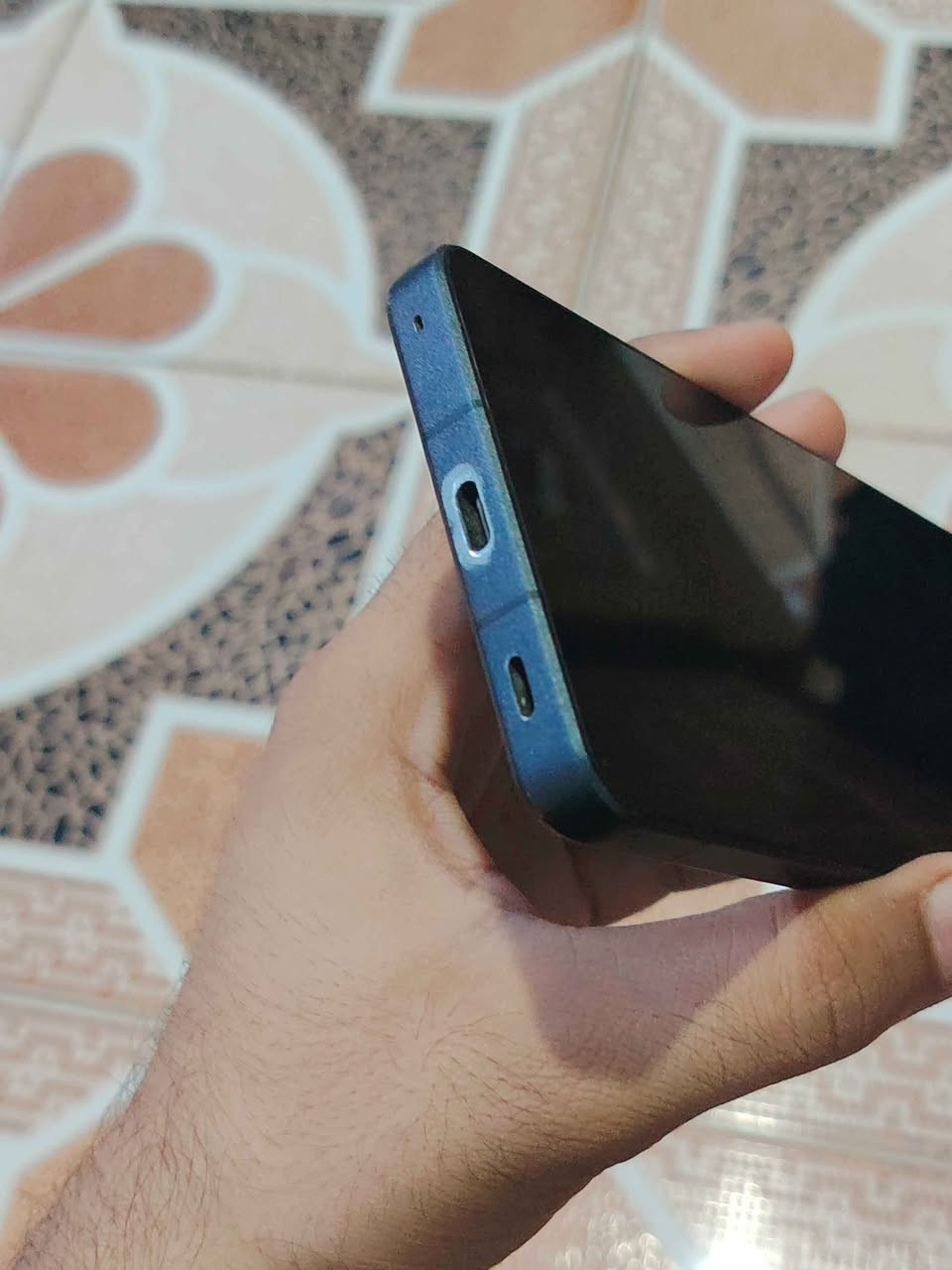 للبيع أو للمراوس ☑️
أرخص فلاكشيب في العراق 🇮🇶
من الشركة اليابانية المعروفة...
📱 شارب ار 8 برو Sharp AQUOS R8 Pro
◀️ معالج فلاكشيب سناب دراكون 8 الجيل الثاني يشغل العاب من 90 إلى 120 فريم
◀️ شاشة اوليد خرافية 6.6 انج بتردد جنوني 240 هيرتز
◀️ كاميرا مزودة بمتحسس من شركة لايكا الالمانية
◀️ بطارية 5000 ملي امبير
🌐 العنوان النجف الاشرف - ناحية العباسية ➡️
وعندي توصيل لجميع المحافظات النجف, العراق

نص مكتوب في الصور:
- البحث في الإعدادات
- Operation Optimization
- تسهيل الاستخدام
- العرض والتفاعل والصوت
- About this AQUOS
- البطارية
- ٩٧٪ - ١٧ يوماً و١٧ س
- التخزين
- ١٠٪ مستخدمة - ٢٣١ غ.ب متاحة
- التطبيقات
- التطبيقات المستخدمة مؤخراً، التطبيقات التلقائية
- لمحة عن الهاتف
- AQUOS R8 pro
- النظام
- اللغات والإيماءات والوقت والاحتفاظ بنسخة احتياطية
- Support
- Troubleshooting
- FAQ, Proficient use guide, Self check.
- البطارية %97 ١٧ يوما و١٧ س health level Good استخدام البطارية الاطلاع على الاستخدام منذ آخر شحن كامل توفير شحن البطارية الميزة غير مفعلة البطارية التكيفية Intelligent Charge It may smartly control battery charge for protection and increase the product life. Charge share OFF