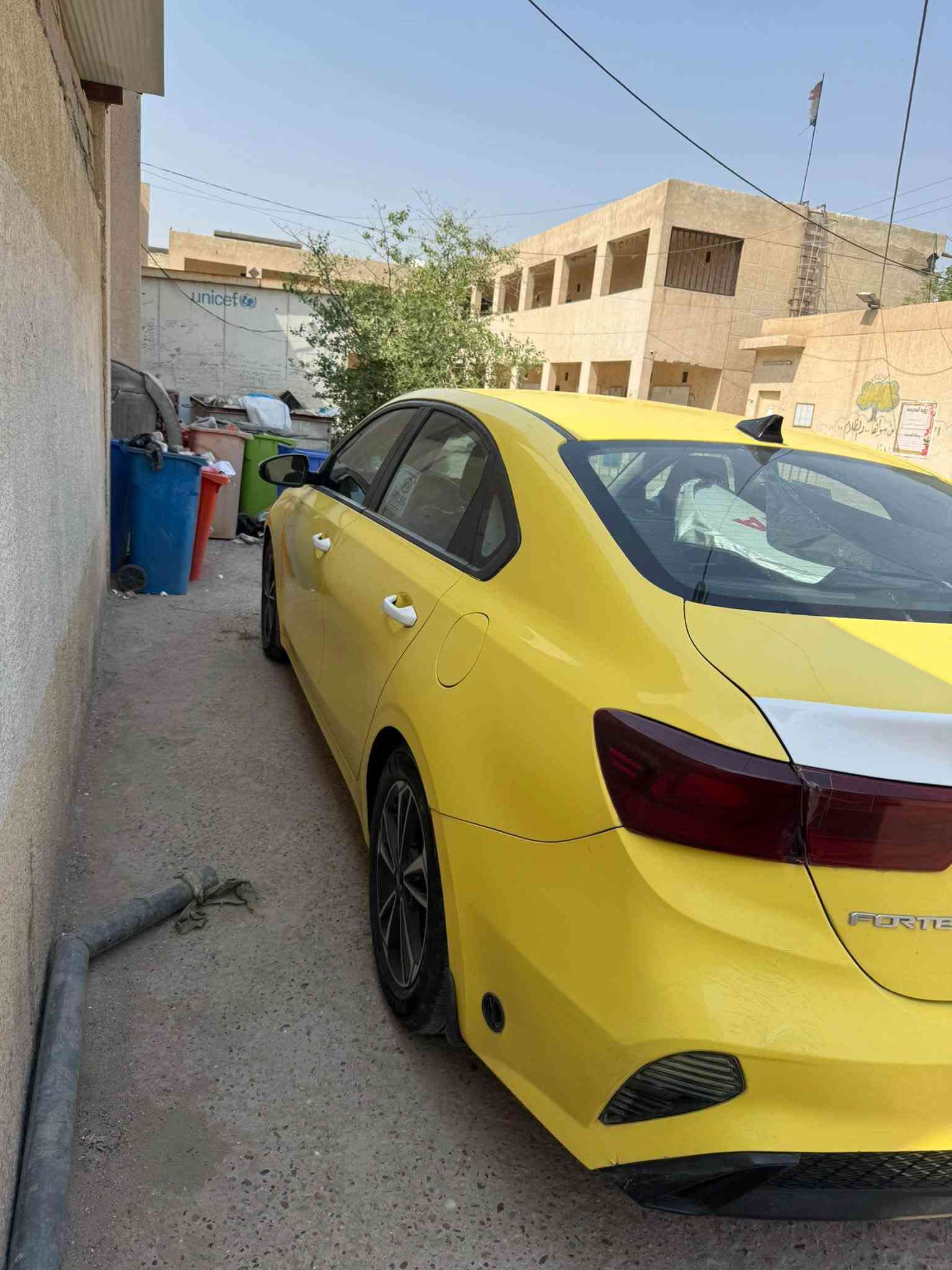 السلام عليكم فورتي موديل 23 مرقم خصوصي السياره حادثه جاملق خلفي بدون تبديل سياره جاهزه بدون نقص ماشي73m مكاني بغداد للاتصال ***********    سعر 130سياره بيه منظومه غاز بدون يرباك
