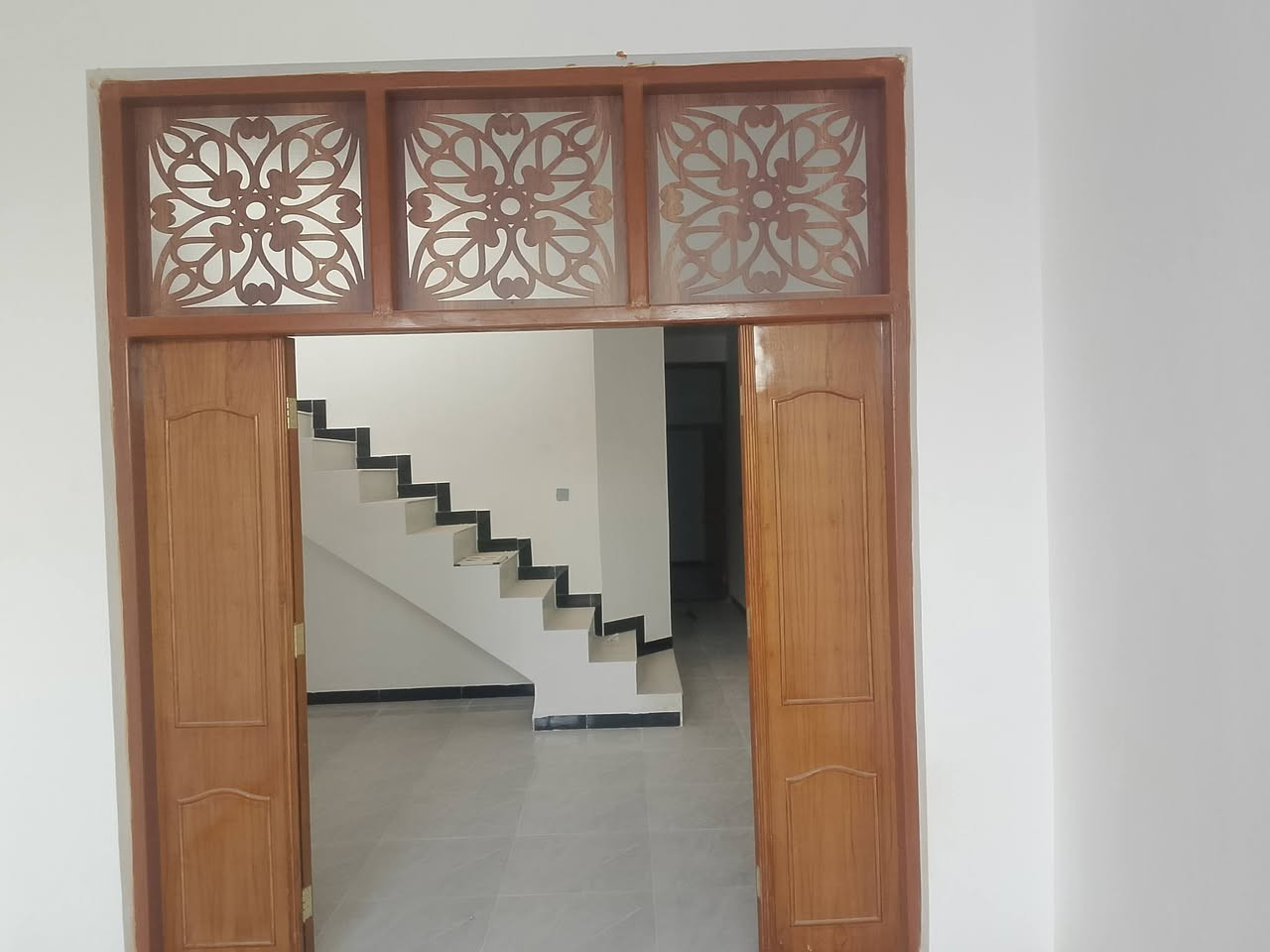 طابو صرف
مشتمل للبيع المساحة 100م شغل درجة أولى بناء طابوق جاهز للسكن يحتوي على غرفة نوم وصالة مفتوحه ع الإستقبال ومطبخ وحمامات داخلية و خارجية عنوانه كوت توزيع الدبية الثانية قريب على حي الشهداء السعر 69وقابل للتفاوض للأستفسار مراسلتي على الخاص او الاتصال على ***********

