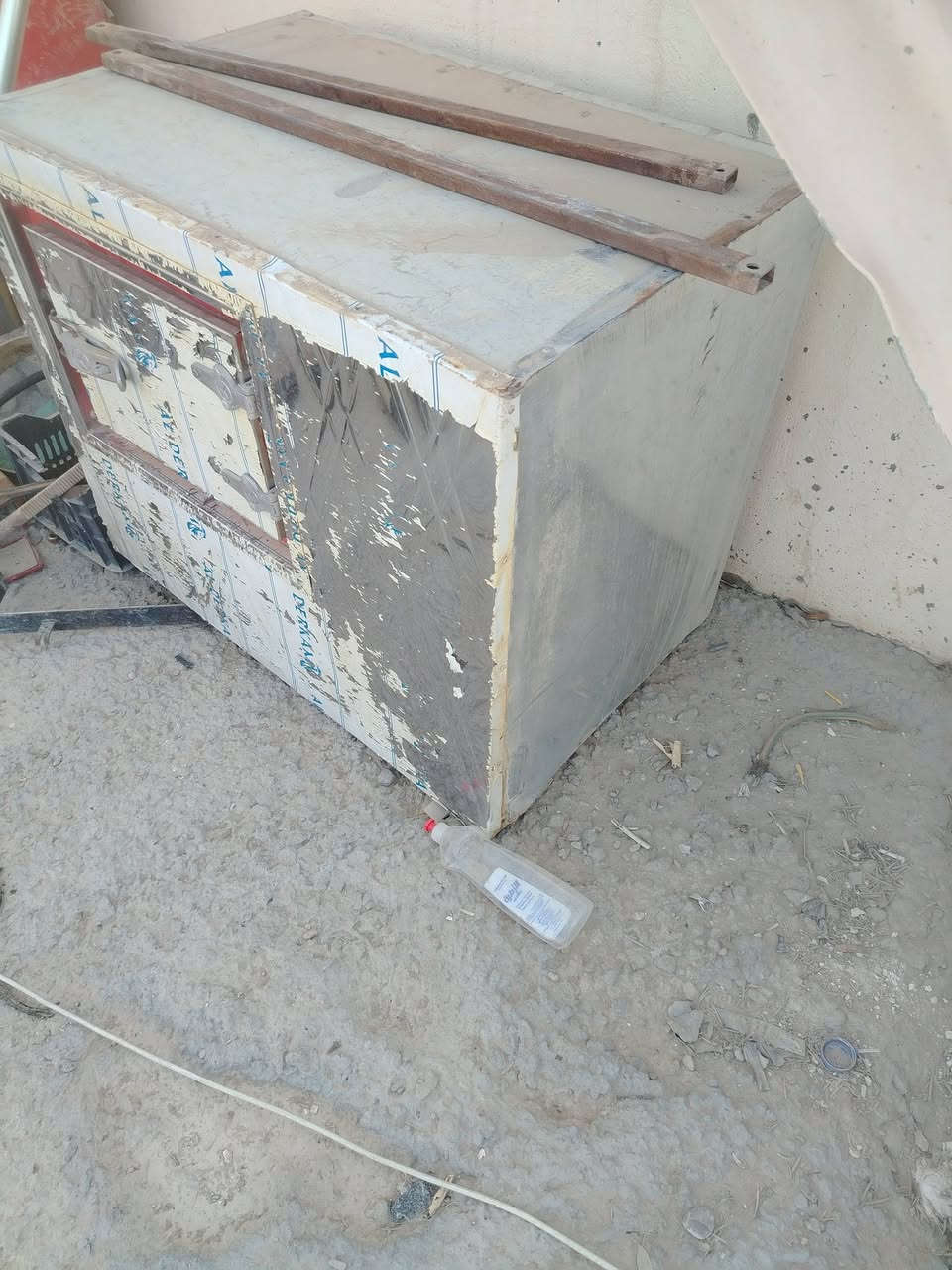 ثلاجه مال بدي ثابت للبيع /***********
