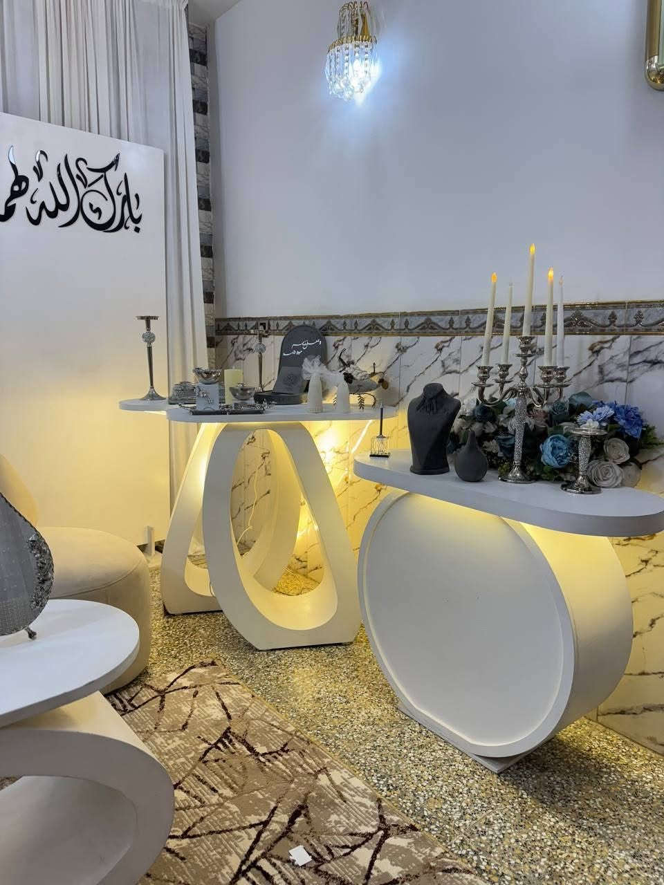 السلام عليكم كوشه للبيع مع جميع ملحقاتهه شكلين شكل عدل وشكل مقوس مكاني بغداد السعر 750 وبيهه مجال قليل رقمي ***********
