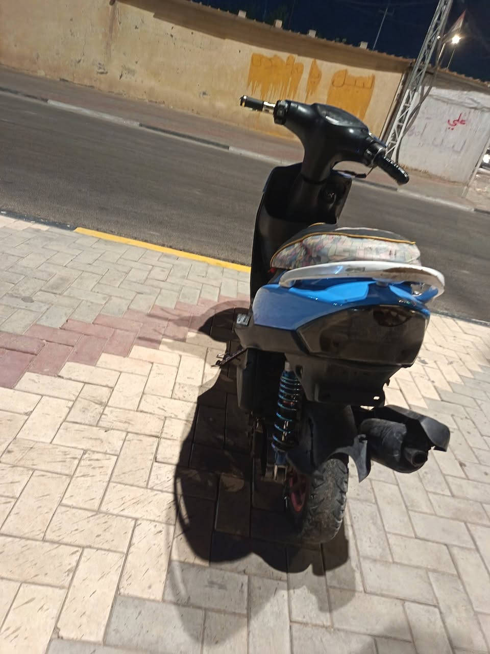 سلام عليكم   دراجه ماكس للبيع نقص بس سكنات لباقي شغال  دراجه خير من الله  مامفتوحه  لسعر 550 وبيه مجال للتواصل ***********
