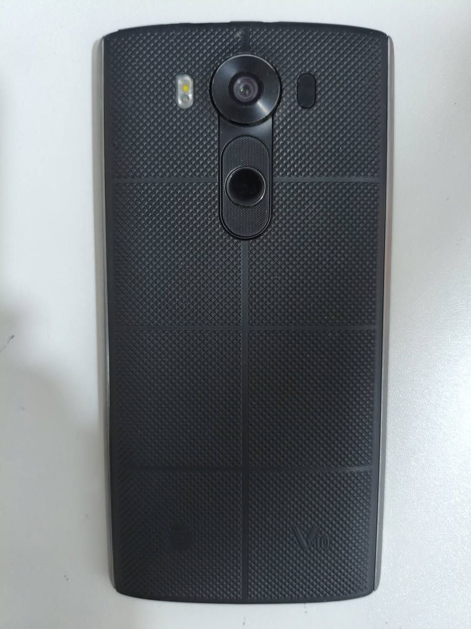 تلفون LG V10
السعر 50 وبي مجال 
ذاكرة64
الجهاز فول نظافة 
شغال مابي اي مشكلة 
نقص بطارية فقط يشتغل دقيقتين ويطفة بطاريته منتهية 
عنواني حلة مركز
***********

