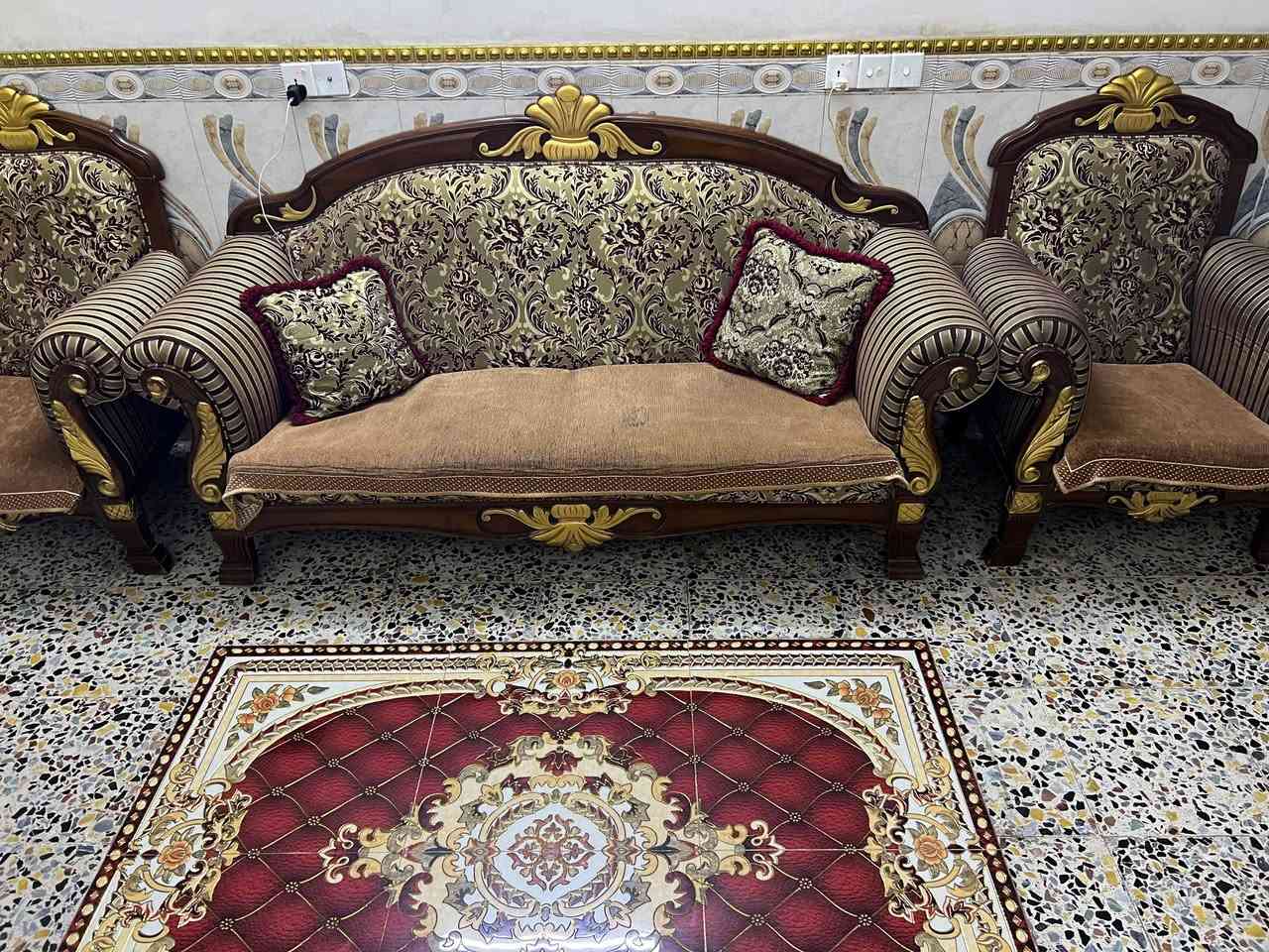 تخم مصري زان اصلي 10 مقاعد نضيف 90/100 معه الطبلات الاصليه 450 بدون الطبلات 400 مكاني الزعفرانيه  رقم الهاتف ***********

