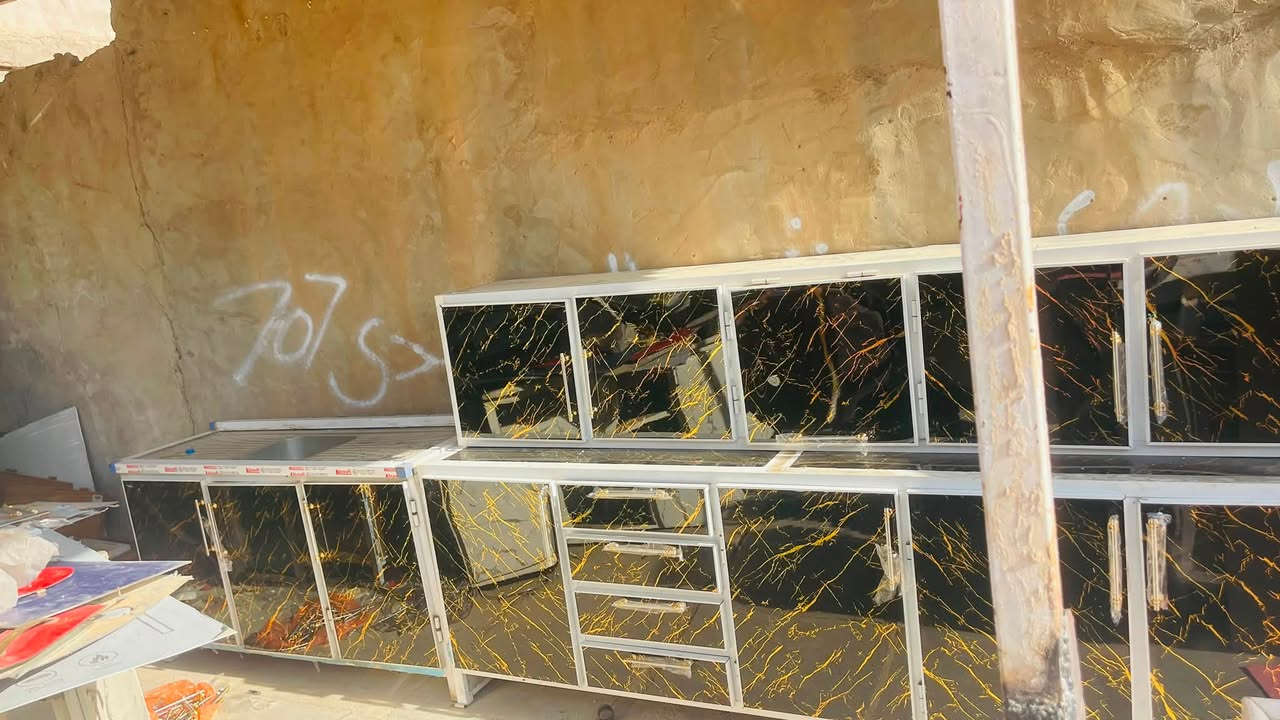 كاونتر تركي نضافة 90بلمية  الطول مترين 75 سم والسنك متر ونص لتواصل ***********العنوتن بغداد ويتوفر توصيل داخل بغداد
