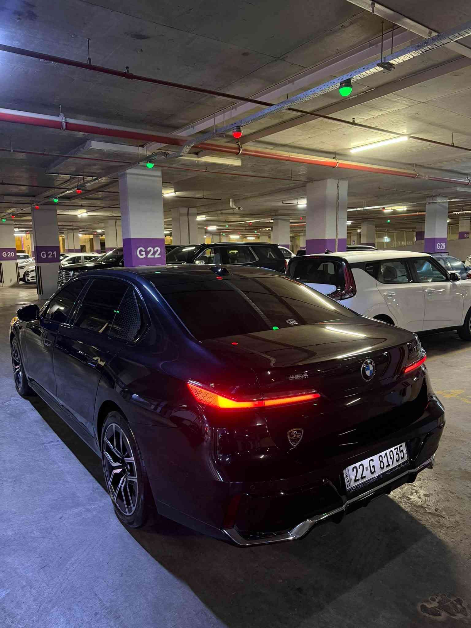 السلام عليكم
كرستالة  للبيع
السعر 685 سعر كلش مناسب 

BMW735i  M Package 

موديل 2024 , ماشية60 الف كيلو 

السيارة وكاله العروش خليجي بس دعاميه خلفيه صبغ مغلفة PPF 

فول مواصفات بانوراما وابواب بصمة وتشغيل عن بعد ورادارت امامي وخلفي ونقطة عمياء واوتو بارك و٤ كامرات وصندوك وابواب شفط وانارة متعددة الالوان وكشنات جلد وتدفئة وتبريد وكهرباء وميموري  وداتا شو (hud) وشاشات بالابواب الخلفية تتحكم بكامل السيارة وبردات خلفية ومواصفات هواية متخلص 

مكان السيارة بغداد 

للاتصال //***********
