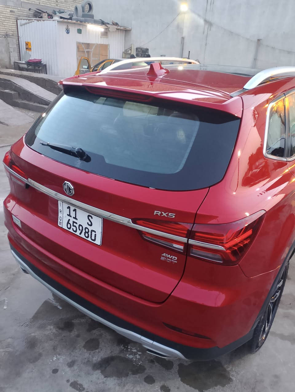 السلام عليكم
سيارة نوع MG/RX5
موديل/2021
اللون/دم الغزال احمر 
السيارة ماشية 72000 كم
محرك 2000 
سياره اي نقص مابيه سياره خير من الله 
تبريده ثلج 
وكله شركة دهن فلاتر تبديله يعني على ايد الشركة 
تجي تشوفهه وتفحص تقتنع يله تأخذ سياره
سعر سياره 139$وبيه مجال 
رقم الهاتف واتساب ***********
رقم ***********
