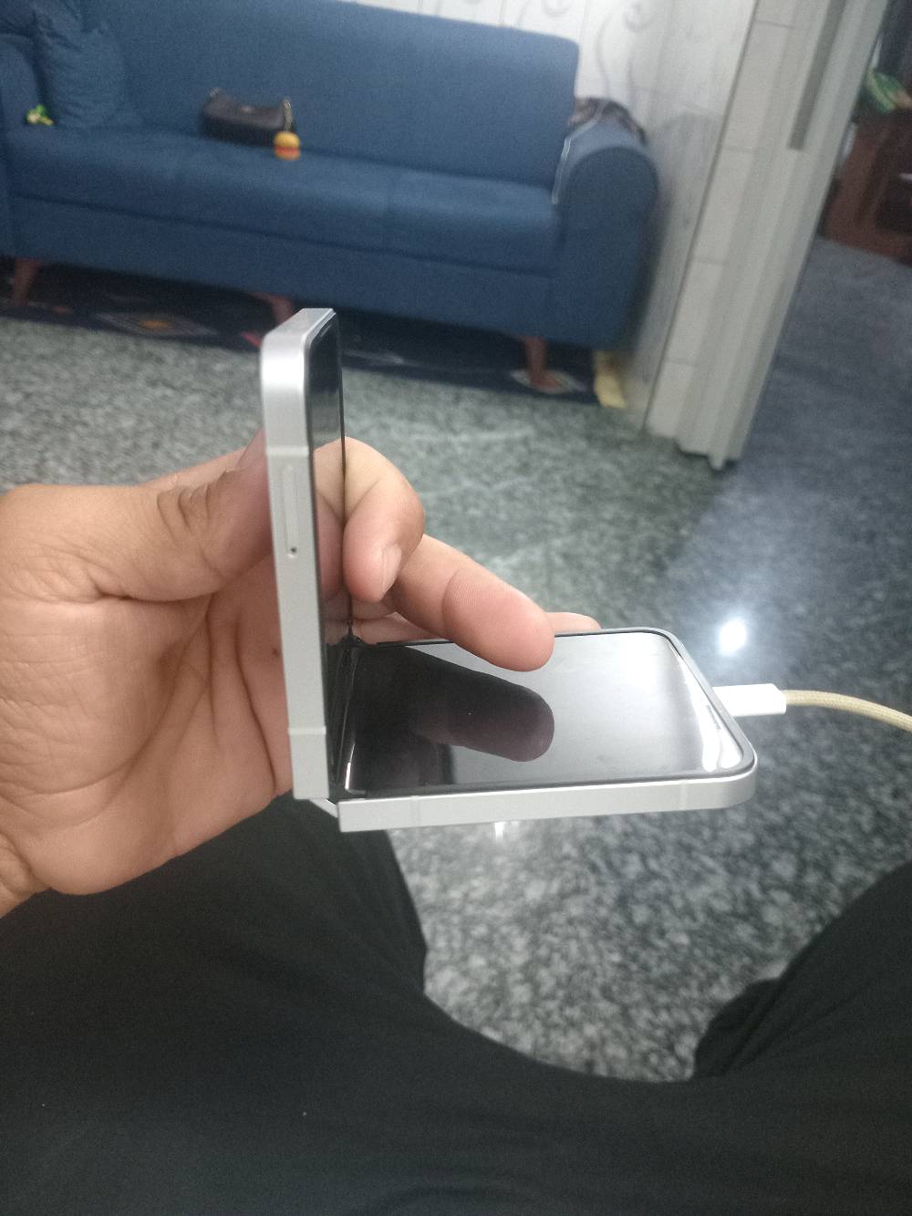 سامسونك Zفليب 6 ذاكرة ٥١٢ و رام العشوائي١٢ وقابل للتوسعة يعني يصير ٢٤ كيكا عشوائي🤩

😍 نظيف جدا  واخو الجديد 😘نظافته ٩٥/١٠٠
استعمال بيت😘بالعافية على الياخذه 

وملحقات فقط كارتونة مالته و يرجى الانتباه فقط كارتونة مع الجهاز ومطابقة 

الجهاز مواصفاته قوية ومعروفة المعالج سناب دراكون ٨جين ٣ صوت ستيريو عالي و واضح 

🤩السعر 600 الف😍 وبي مجال للشراي ويدلل🤩

مكاني بغداد حي العامل