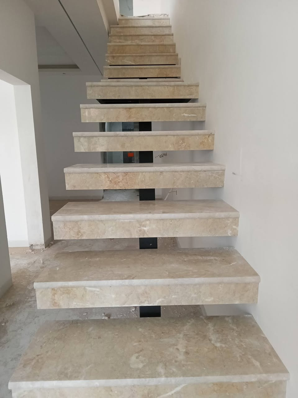 شغل ارضيات بورسلين وسيراميك شغل شرط جميع انواع الارضيات *********** موصل
