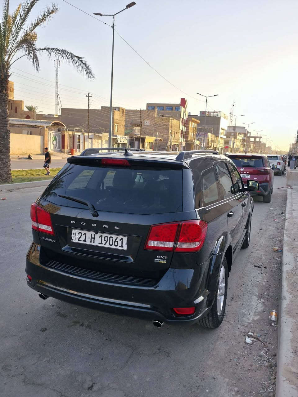 ماشيه 240 الف كيلو متر حقيقي وقابل للزياده 
رقم سليمانيه حره باسم اخويه 
بيها حادث فقط بلجاملغ جهة السايق موضح بلصور مبين اللون 
مكينه 3600 قطعة وحده تبريد والسياره محوره غاز صارلها سنه واي مشاكل مبيها مكينه صافيه كزاز
 للتواصل *********** 
مكاني بابل
السعر ١١٥ وقابل للتفاوض
