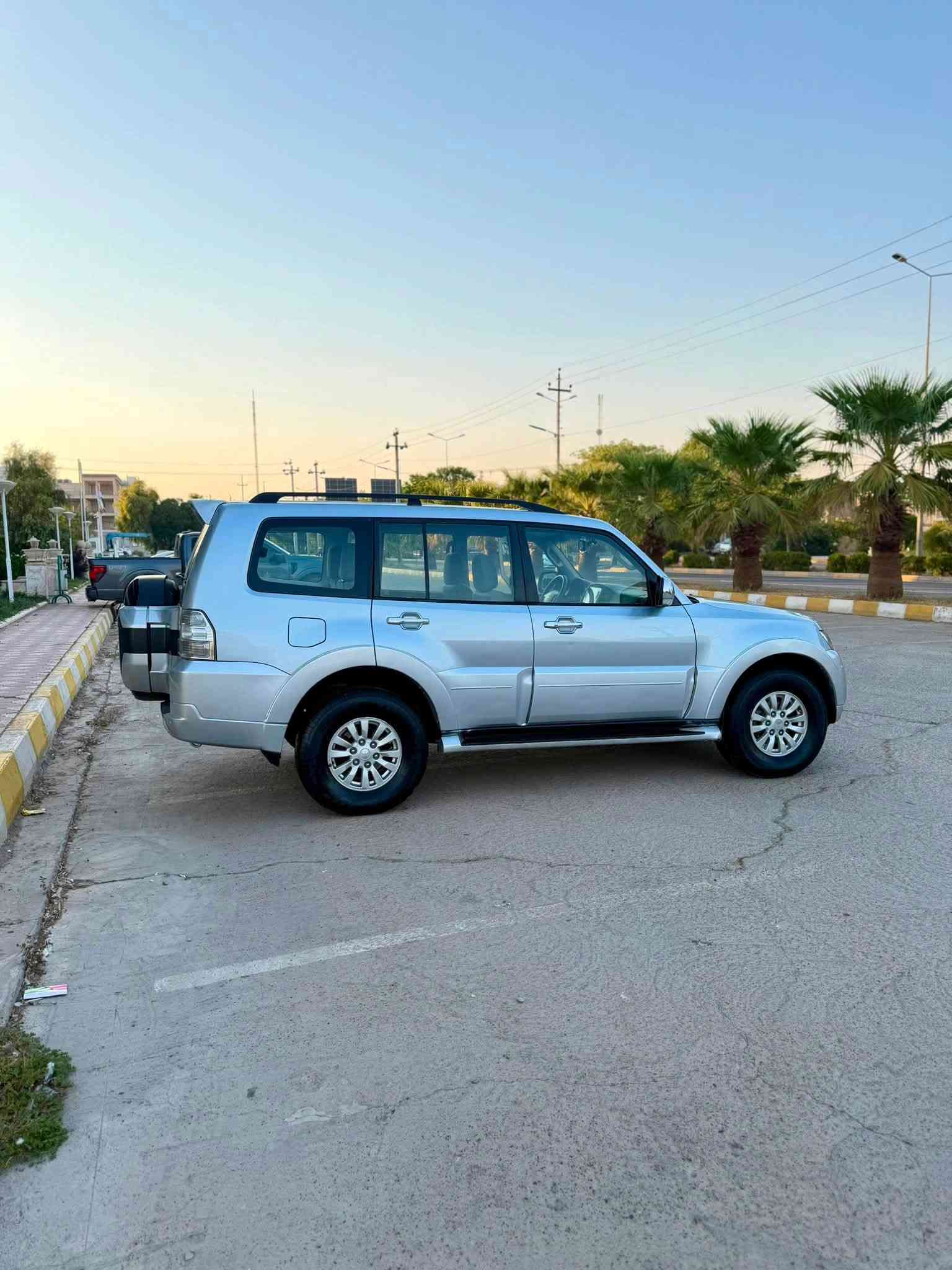 باجيرو 2015
دبل اكسل(فور ويل)ضد التزحلق 3 مقاعد 💺 كوشن تبريد مركزي مرآة عامودي شاشة ايباد كاميرا مصابيح 💡 زينون 4 تايرات جديدة رقم الماني بشرط تحويل ووكالة موجودة صورة السونار 2 قطعتين و بقعة وحدة صبغ مكينة ممفتوحة كل الجسم على الشركة 
مكان:كلار
*********** 
سعر:128$ ومعامله

باجيرو 2015 
ده بل اكسل دزه خليسك 3 ريز كوشين تبريد مركزى اوينه شفت شاشه ايبات كاميره لايت زينون 
4 تاير تازه يه ره قم الماني ره قم اربيل  شرت تحويل و وه كاله سونرم داناوه 2 بارجه و په له يه سبوخه مكينه نكراوه تو. هه مو كياني بشرت 

شوين كه لار 
128$ معامله 
***********
