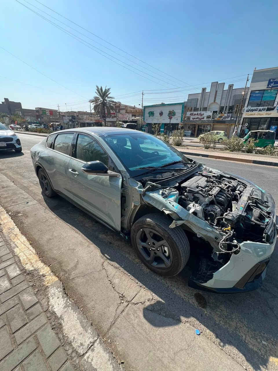 السلام عليكم للبيع كي 4 وارد امريكي جيتي لاين بدون ايرباك ماشيه 2000 بعده زيرو هذ حادثه موضح فقط بنيد وجاملغ شاصي لغد مكفول فقط الفخذه يرادله سحب مكان بغداد السياره فولل تشتغل وتمشي السعر 150 وببه مجال بسيط البارحه دخلت السياره مكمركه حره منفيست بسمي ***********
