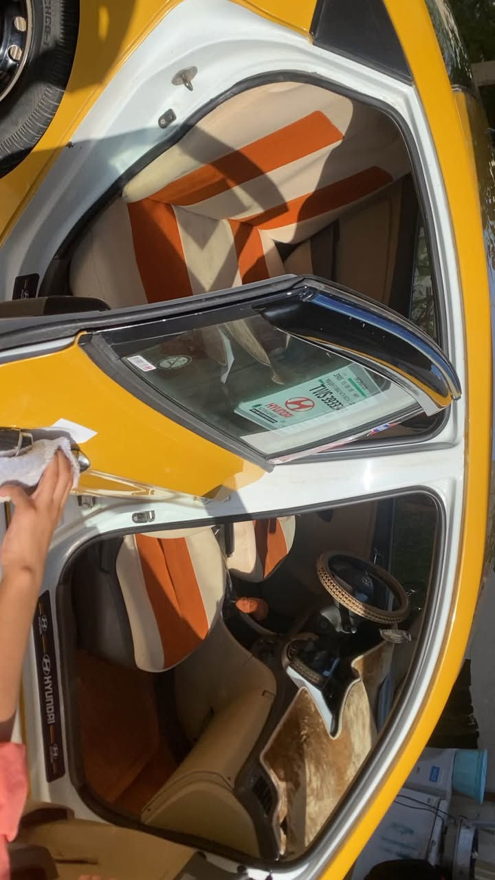 سلام عليكم اكسنت موديل٢٠١٣كير كفاله مكينه مفتوح تخم تاير جديد تبريد فول حداديه فول مكان ميسان رقم لهاتف***********
