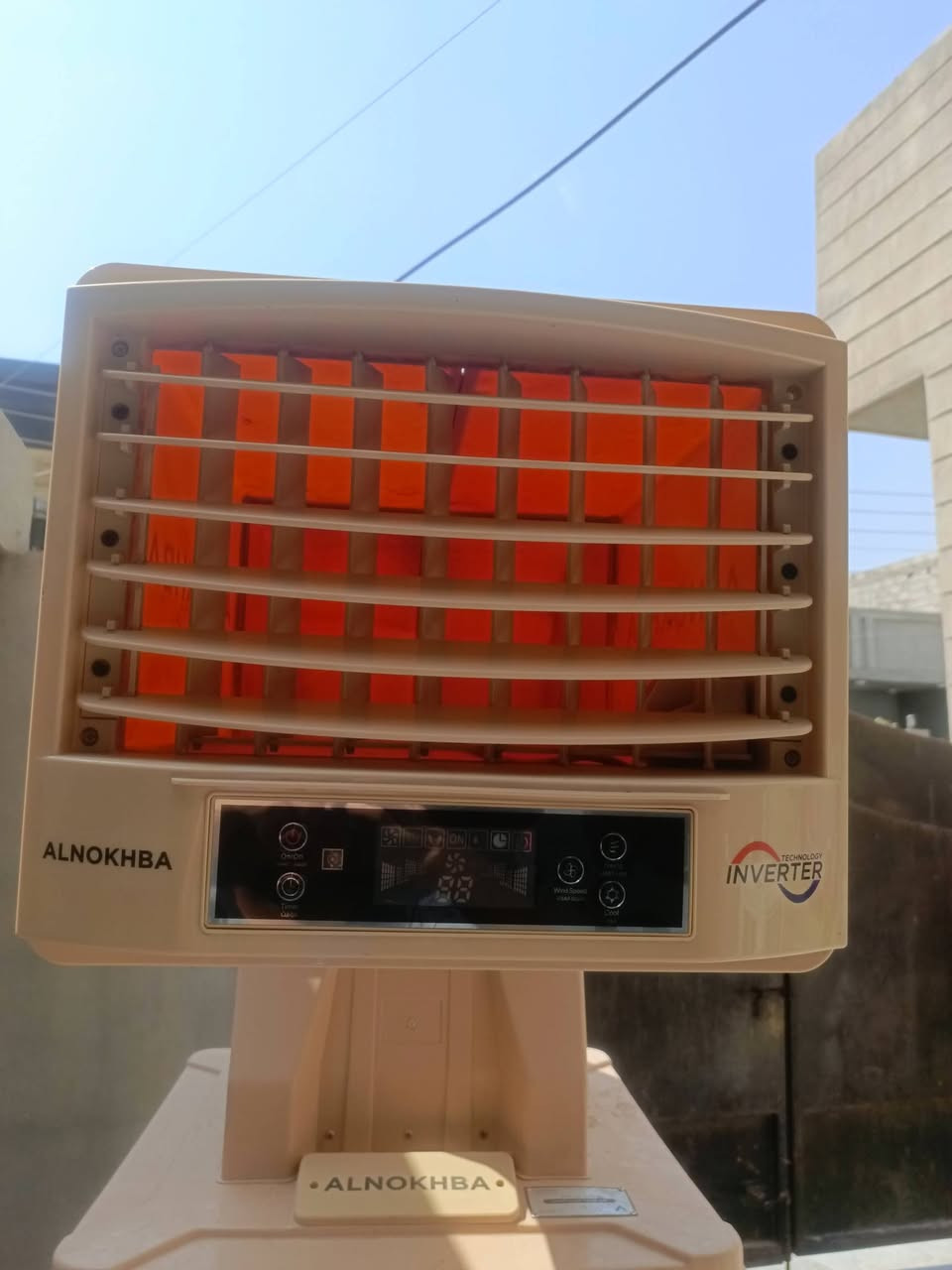 مبردةحجم كبير لمس نظيفه ١٠٠% تشتغل ٣سرعات وتجاهات تشتغل سعر ٣٠٠الف وبيه مجال ***********
