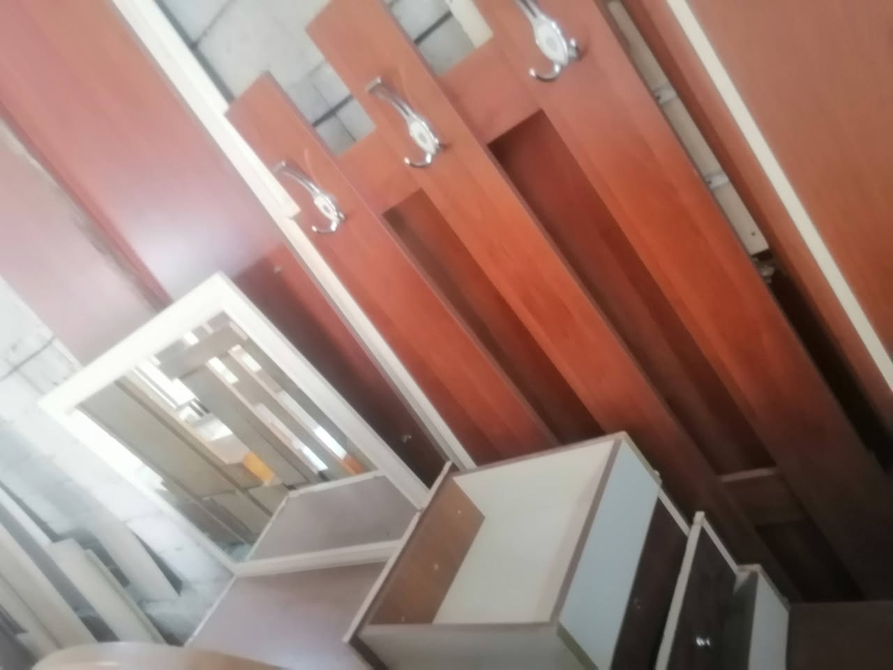 غرفه للبيع سعر 150 اتصال ***********
