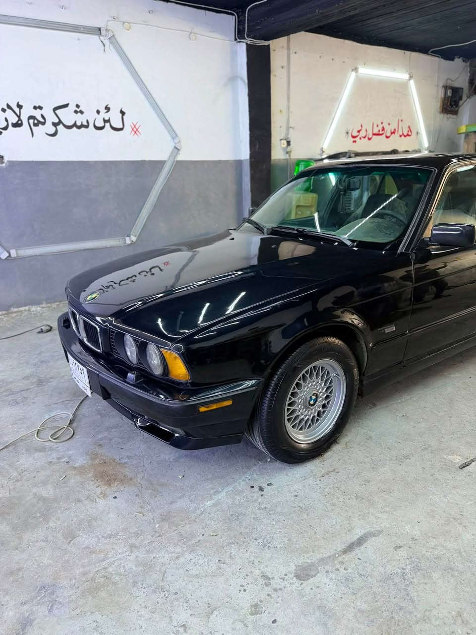 سيارة لبيع موديل 90محرك وكير شرط
طخم جديد طخم تاير جديد 
ويل خليه اصليه 
صبغ جماليه بجم عريض اصل فتحه سقف 
غرفه جديد كشنات جلد كير اوتو 
تبريد ثلج شرط سيارة جاهزه من كلشي 
العنوان موصل حي البكر تفاصيل اكثر *********** بي واتساب الرقم متواجد خاص السعر 60وبي مجال لطيبين
