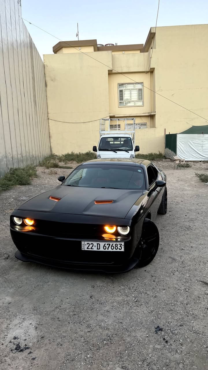 السلام عليكم سيارة للبيع تشالنجر
موديل 2019 sxt سياره مكفوله حادثه قطعه وحده فقط ماشيه 127الف كيلو سياره جديده نصبته تخبل ويل نجمه +كير اكسل مكينه كفاله 
 كشن كهربائي 
السياره احلى من الصور
السياره فورويل السعر 160$ صور الحادث راسلني واتساب ***********
