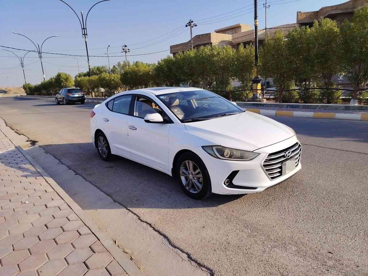 السلام عليكم
للبيع او المراوس 
النترا خليجي 2017 
فوول مواصفات 
(فتحه/قطعتين تبريد/محرك حجم 2000/مري شفط/شاشه/كامره) 
رقم واسط باسمي تحويل ثاني يوم 

مكانها واسط/الكوت/مركز المدينه 
للاستفسار/***********
