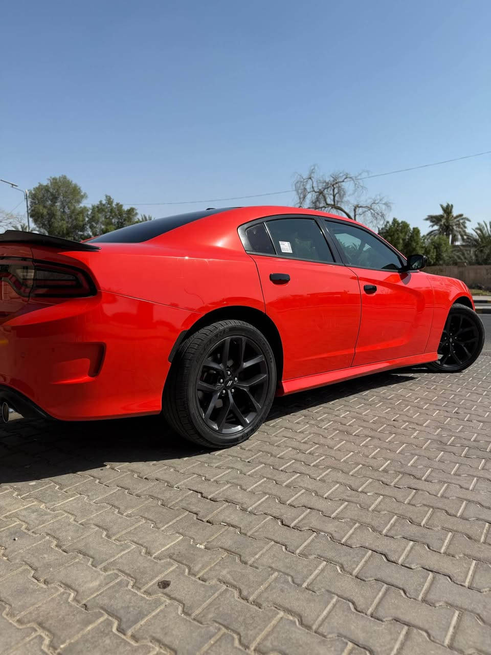 السلام عليكم

جارجر sxt لون برتقالي مميز  موديل 2018 

محدثة امامي خلفي gt 

السيارة حلوه وجاهزة وارد كندي داخلة كفالة وهنا صار بيها حادث بچم وجانبي والسيارة جاهزة من كل النواحي 

عليها ادامة كامله وشاشه وعينة معربة لغة عربية 

بيها ابل كار بلي كاميرة وحساسات للتواصل اكثر سعرها 186 وبيها مجال قليل  

*********** البصرة, العراق
