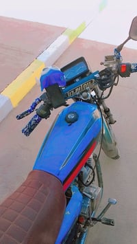 ٢٠٠سي سي • ٥گير • نضيف