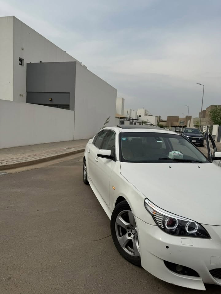 بي ام E60 • ٥٣٠ • ٢٠٠٨