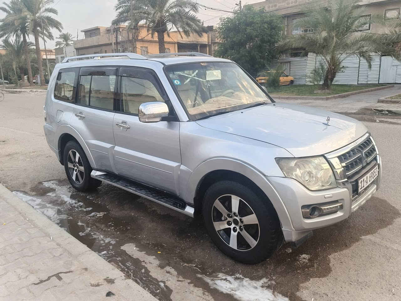 السلام وعليكم للبيع باجيرو 
موديل 2008
فول مواصفات واحد على واحد 
حبتور  دمام 12 سماعه سلايت شاشه كامره حساسات تحكم ستيرن 
مري شفط اشاير بالمري
محرك 3800
سياره بيه جاملغ ونص صبغ 
السعر 98
سياره جاهزه من جميع النواحي الشراي يتصل ***********
