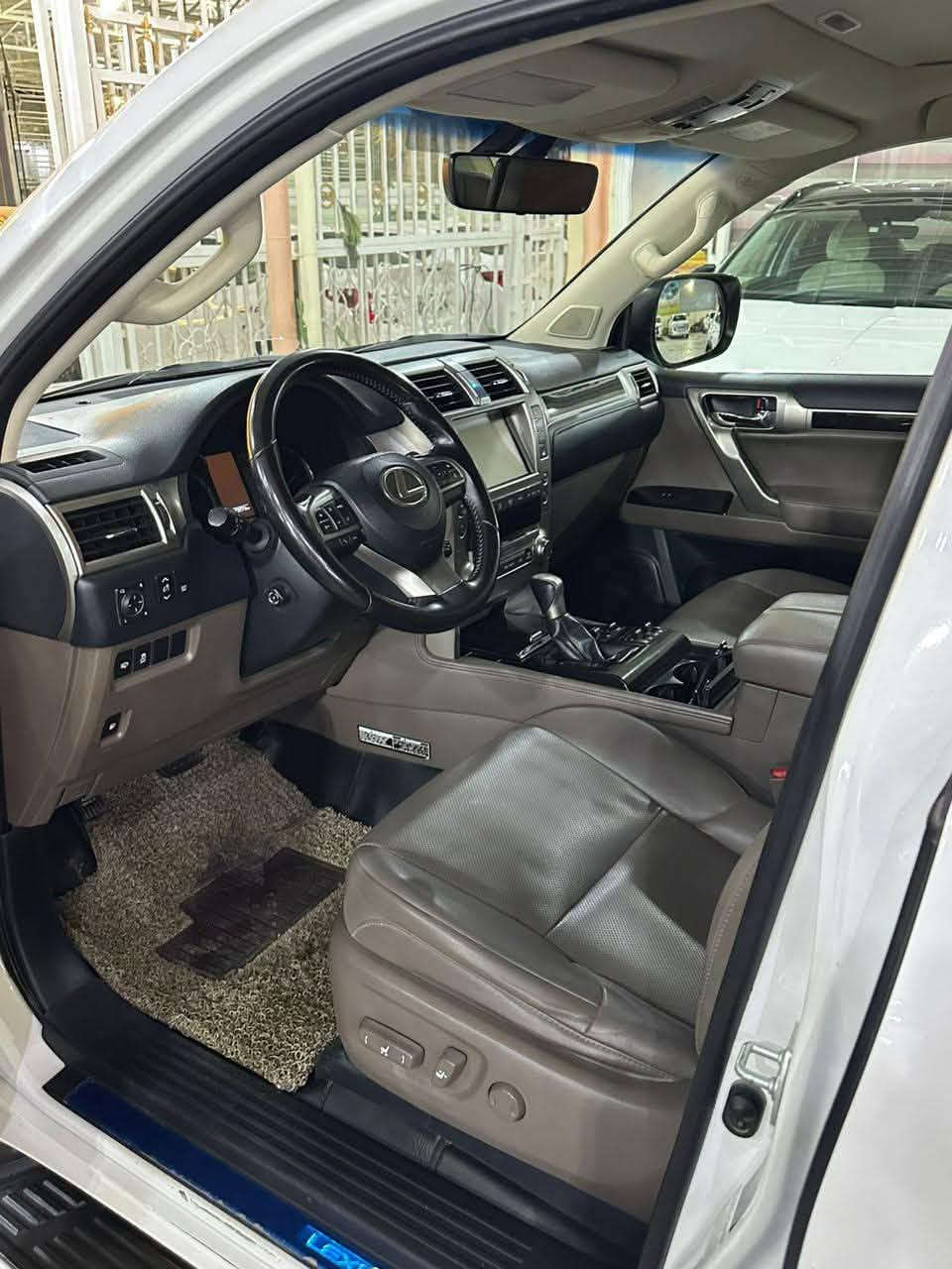 السلام عليكم  لكزز GX 4600 خليجي 
محرك 8 سلندر 
موديل 2020 
مكفولة كفالة عامة 
ماشية 73 اصل حقيقي 
بصمات 2 
رقم اربيل بسمي تحويل + وكالة 
مواصفات 
جكات جوبلس
كيجات كتروني 
شاشات عدد 3
كشن ذاكرة 
ستيرن كهرباء 
لايت 4 عدسات زنون 
فتحة بل سقف 
سيارة فول مواصفات 
***********
   ***********. بي واتس اب
