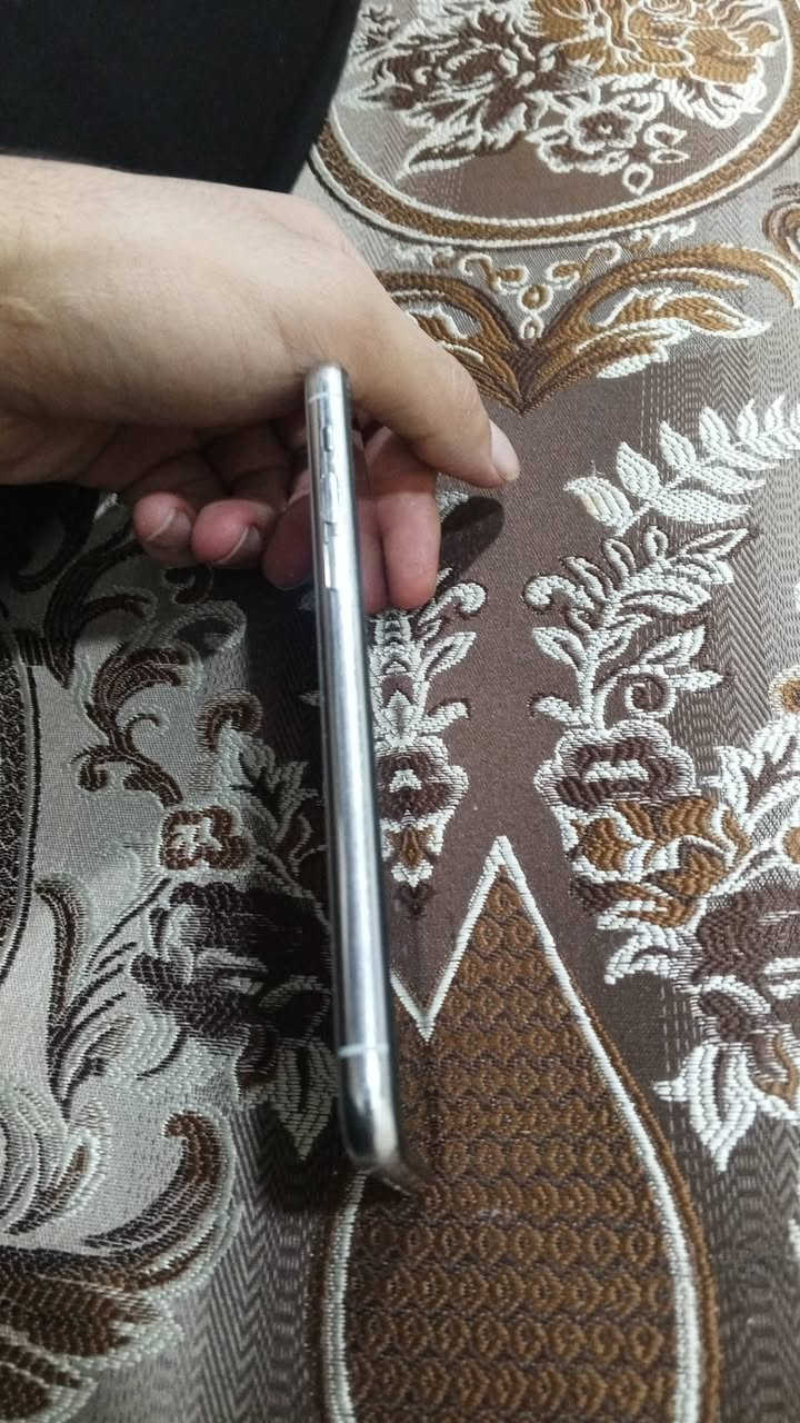 ايفون 11 برو 256
لون ابيض 
ذاكرة 256
بطارية 70
ما مفتوح الجهاز 
العطل وكع من أيدي و اشتعلت الشاشة فقط لا غير ( تصلحو و تفتحو وكل شي ضمان مثل ما ذكرت المواصفات ) الجهاز نضيف الله شاهد 
السعر 120 و بي مجال قليل
هذا رقمي فقط واتساب 

***********
