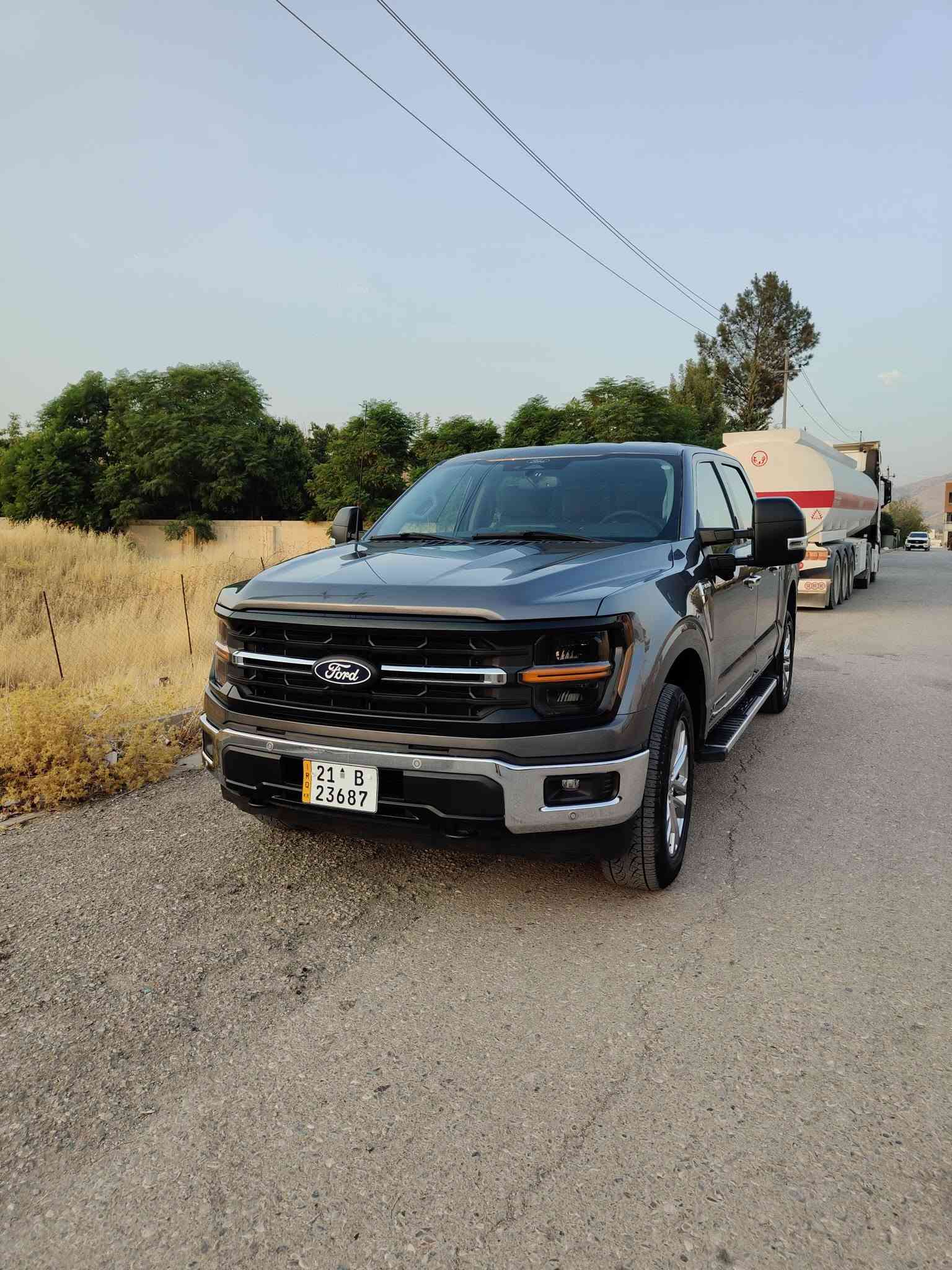Ford f_150 للبيع
موديل 2024 hybrid
3.5torbo
6سلندر
مواسفات XLT
لون نفطي 
حادث بس باب خلفيه 
سيارة جاهيز فول
***********وتساب
