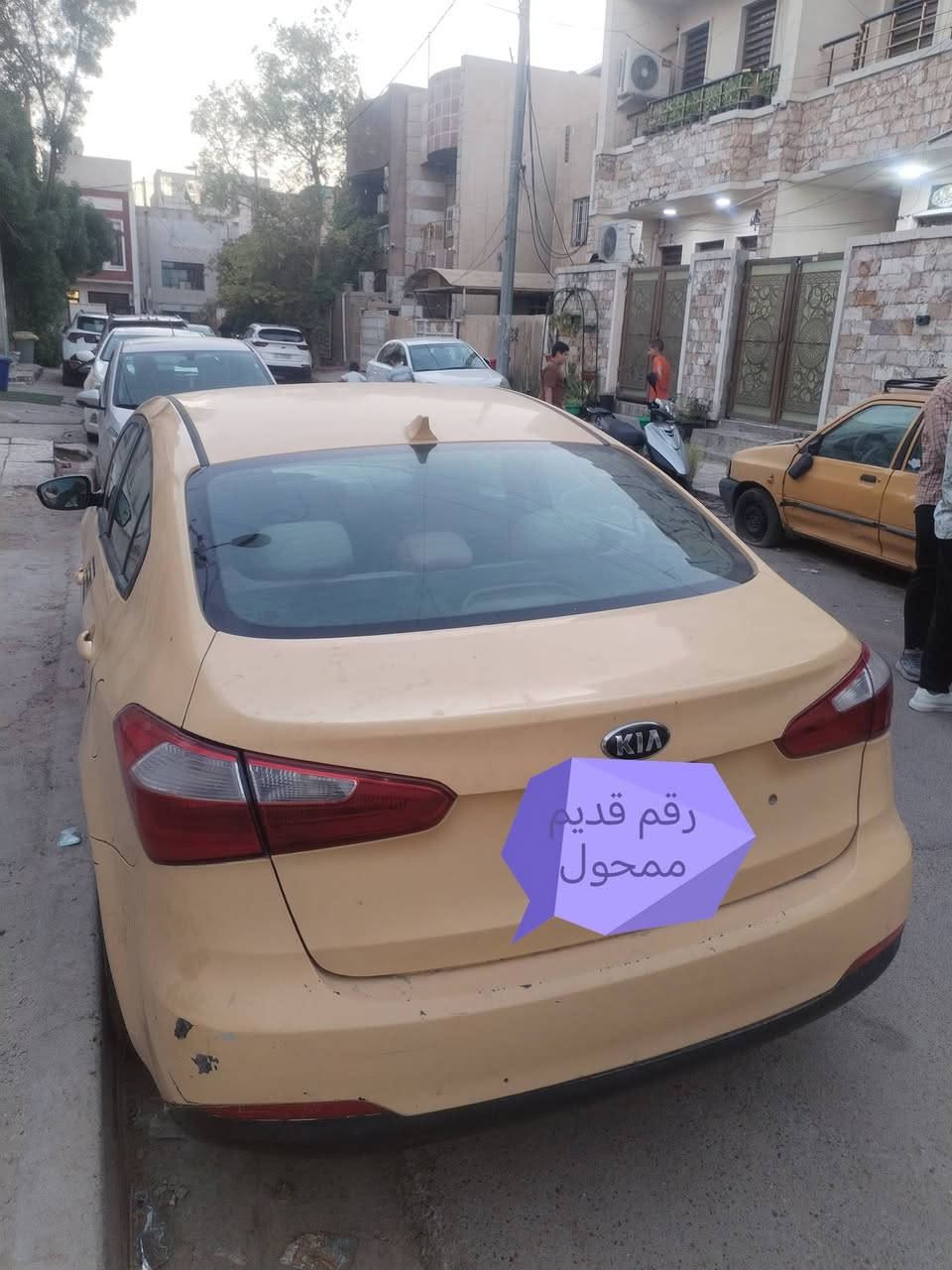 كيا فورتي ٢٠١٤ أمريكي ضربتها باب الخلف السايق بيها تخطخات قليلة بالعراق ب٨٠ ورقة بيها مجال قليل للشراي تبريد خير من الله  مكينة نص عمر الكير هم نص عمر ماشية ١٩٦ الف ميل  سنوية ساقطة كل الغرامات علية ما انطي وكالة تحويل كبل ابيع ارقام ما انطي اي ضمان
*********** ابو علي
