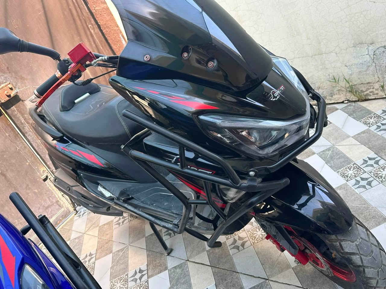 سلام عليكم سترونكات موديل ٢٥ ممفتوحات وجدد كل وحده بصمتين ومفتاحين ماشيات قليل ٥٠٠٠ فقط عارض الوحده ٥٥٠ وبي مجال مكاني تقاطع القدس ورقمي ***********
