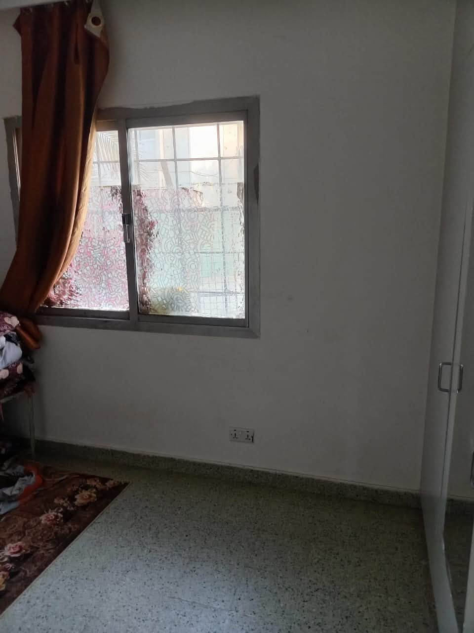 شقه للبيع في المجمع السكني السوق الأول آمّ ثنين ارضي الاتصال عل رقم ***********
