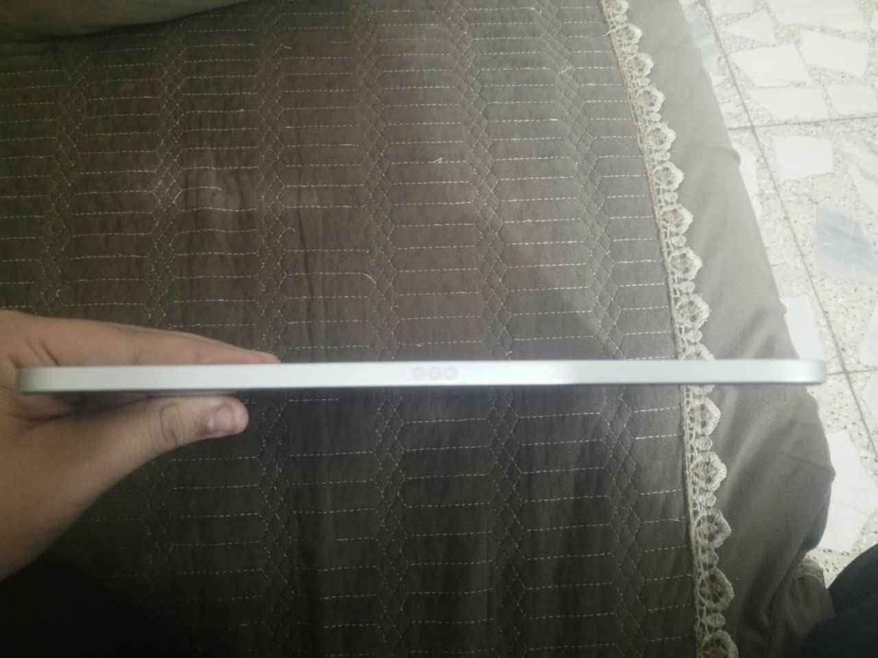 ايباد 11 • ١٢٨ • بطارية ٩٣