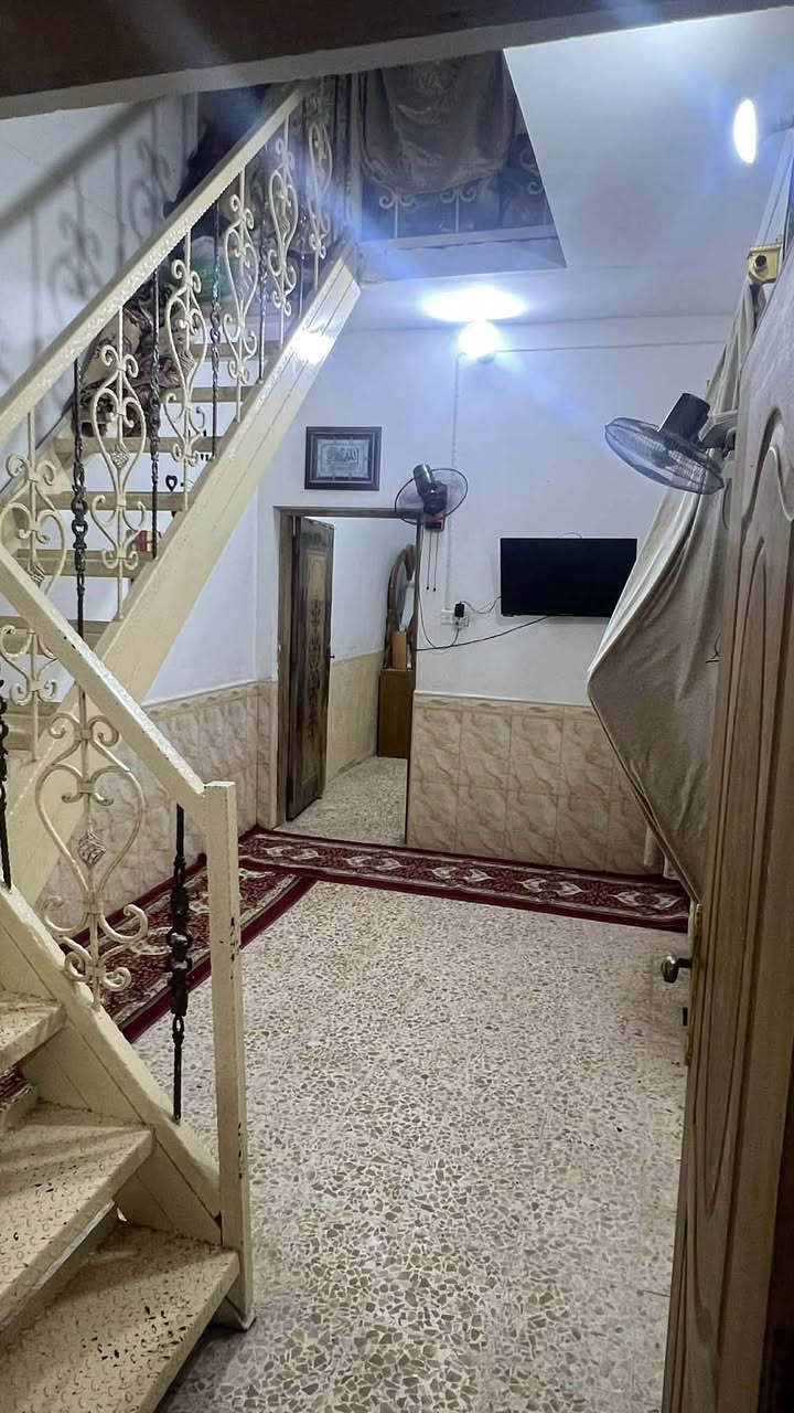دار للبيع
حي المكرمه المساحه 94 متر طابق واحد بناء شيلمان البيت كلش نضيف يعني مو تفليش بي غرفه وصاله واستقبال ومطبخ وصحيات عدد 2 داخلي وخارجي السعر واتساب *********** مكانه بالضبط خلف مركز شرطه الوفاء بفرعين .
