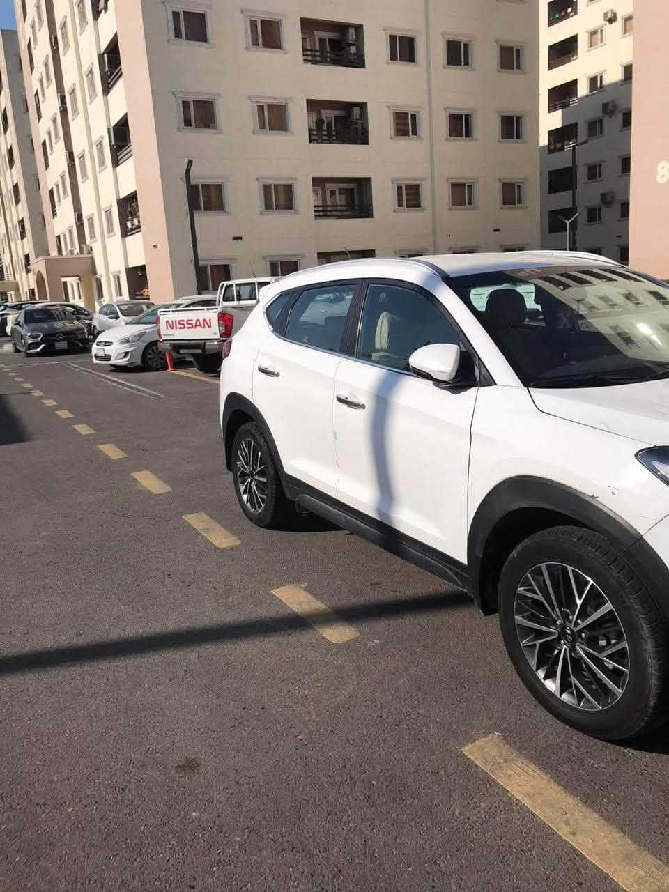 السلام عليكم 
للبيع توسان 2019
خليجي لون ابيض 
رقم بغداد بسمي 
بصمه كشنات جلد 
تحكم استيرن 
كشنات كهربائيه 
مكاني واسط الصويره 
***********ا
السعر 185
