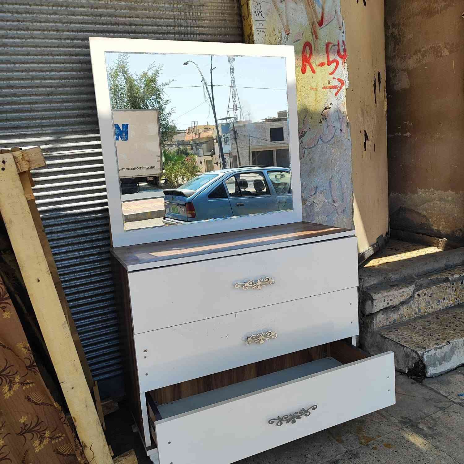 ميز تواليت نظيف جدا جدا
الرفاعي قرب نفق الصحة
***********
