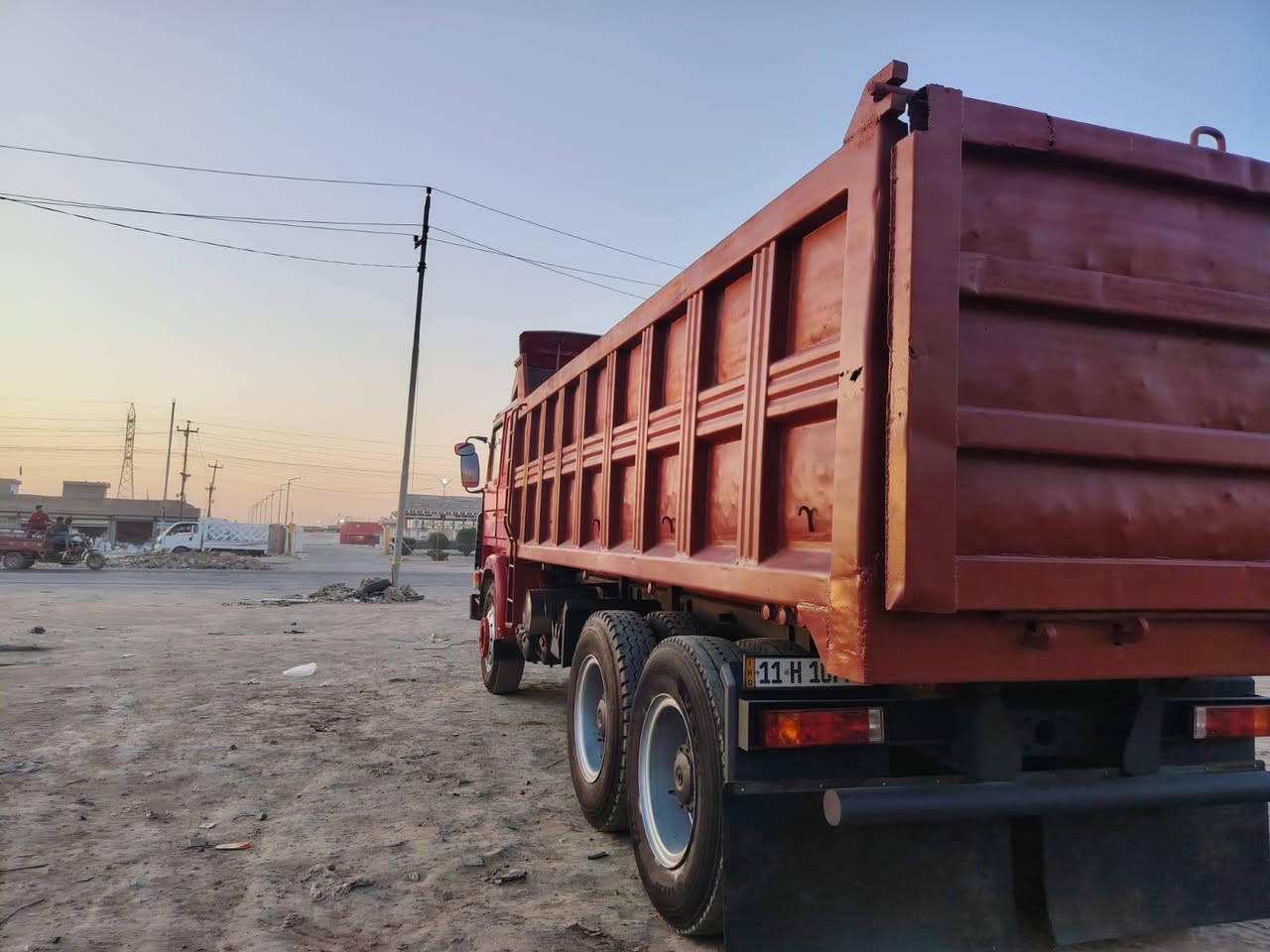 سكانية موديل ٩٢رقم بغداد نكليزي مكينه ١٢ونص لا صرف ولا بخار كير ٥+٥مجموعه مان بولبرن جبير تخم تاير ٢٤ صاج دوشمه جديده حداديه واقيات كهربائية كله جديده السعر ١٥٠وبيه مجال قليل للتواصل ***********
