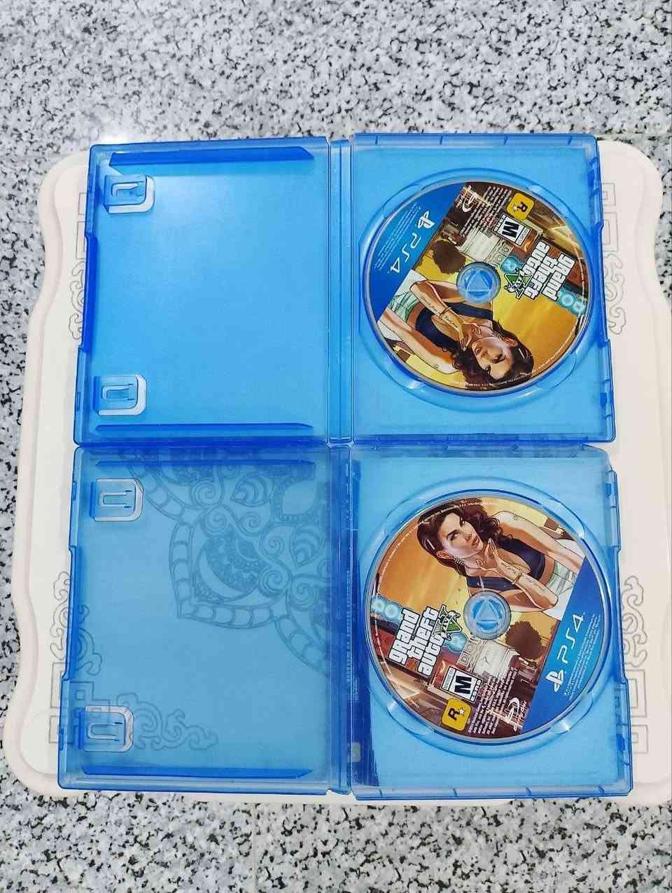 قرصين GTA5 للبليستيشن 4 مستعملات للبيع بسعر 30 الف دينار شرط يكون موقعك بالنجف وماكو توصيل، للتواصل: واتساب ***********
