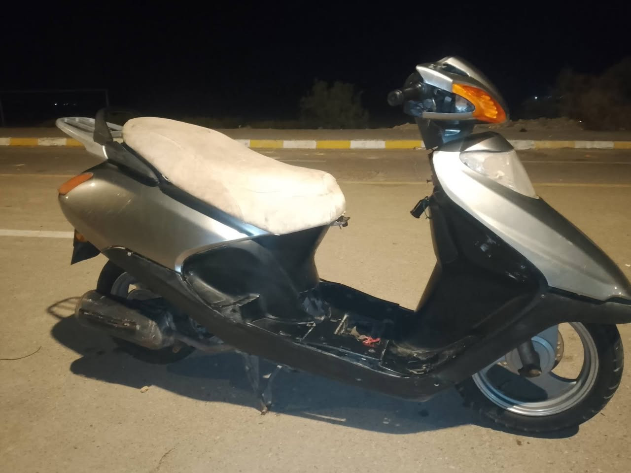 سلام عليكم دراجه سبيسي البيع مكان الدراجه كوت قضاء الحي السعر200وبيه مجال 
دراجه مكفوله من سرقه وحادث

الرقم***********
