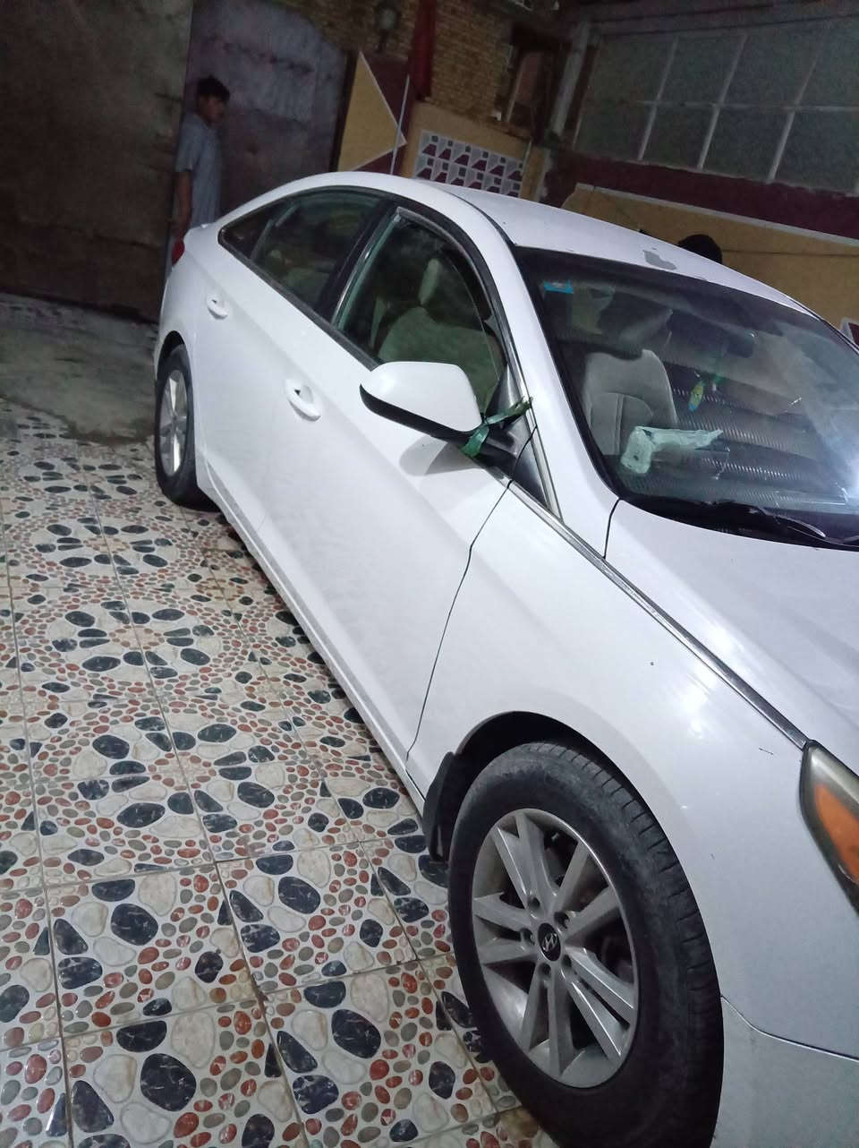 السلام عليكم  سوناته موديل 16وارد مريكي رقم بغداد نكليزي سيارة بيه جاملغ الامامي  فقط مالكه بل حله سياره حلوه مكان بابل القاسم رقم الهاتف ***********
